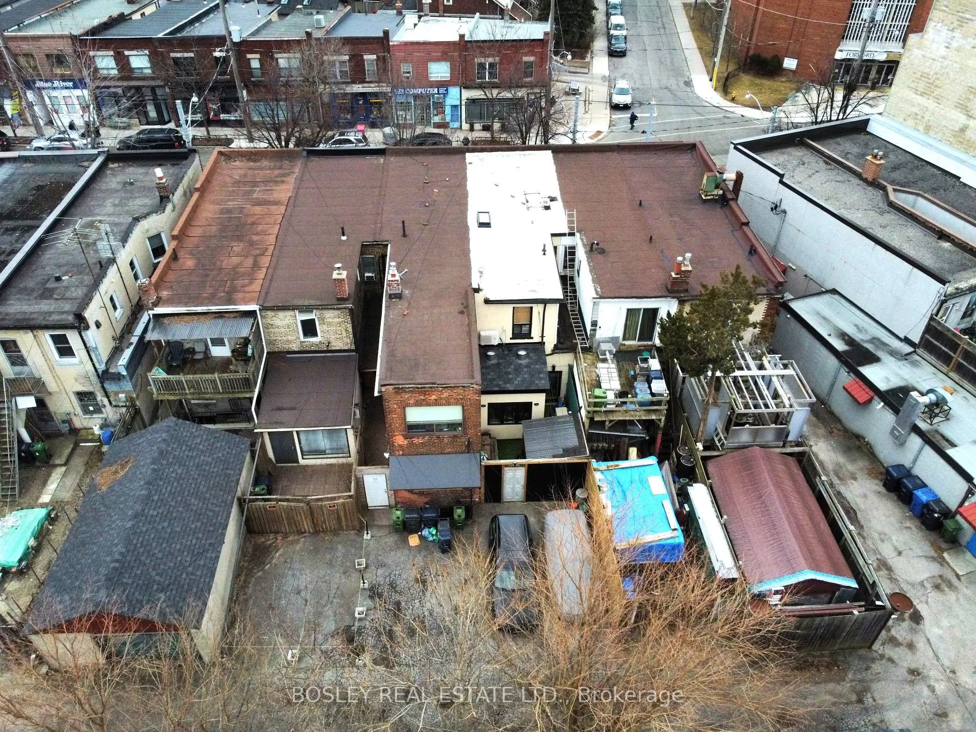 Photo 34 of 1918 Gerrard Street E, Toronto, Woodbine Corridor — HOMEH