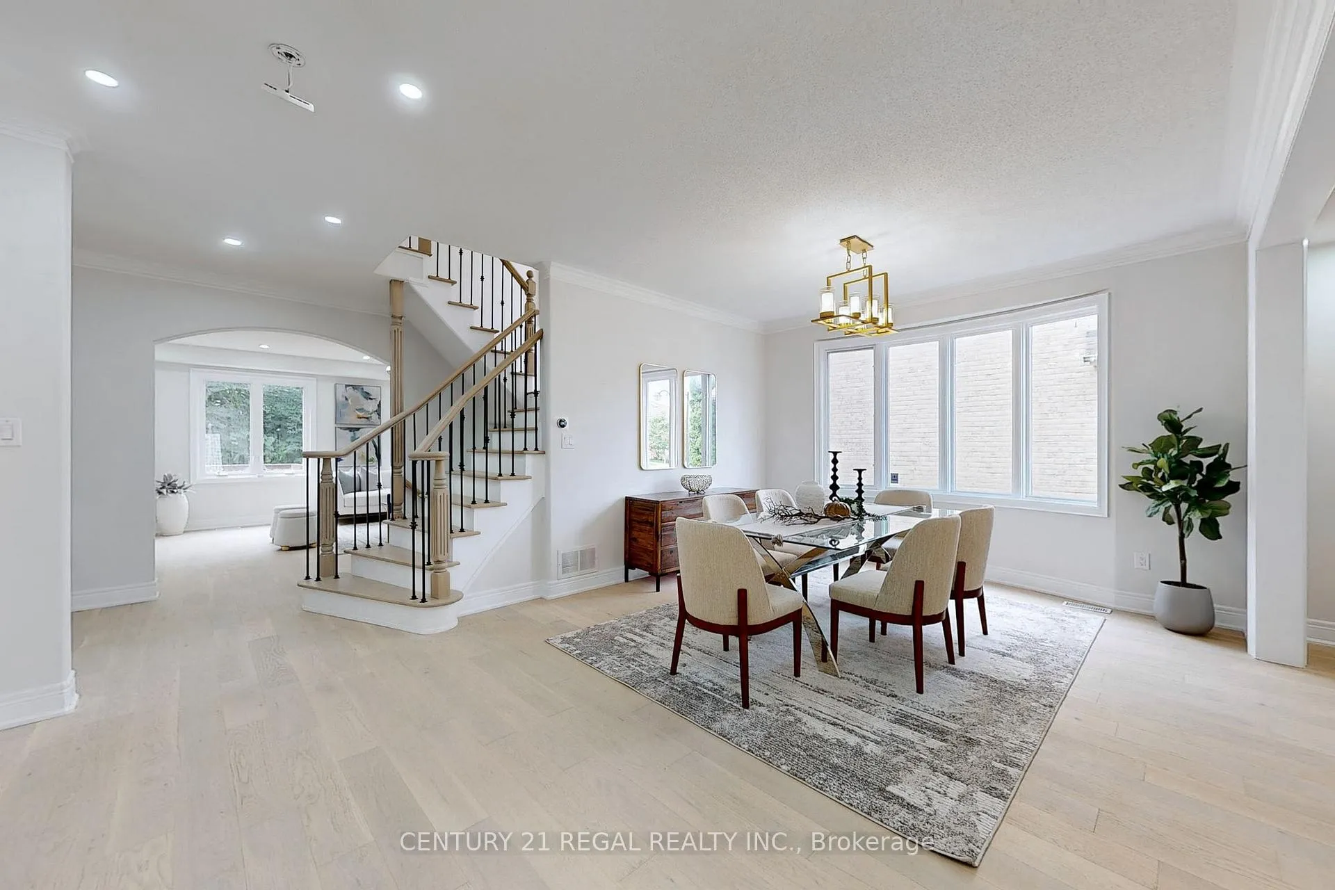 Photo 6 of 14 Fawnbrook Circle, Markham, Markville — HOMEH