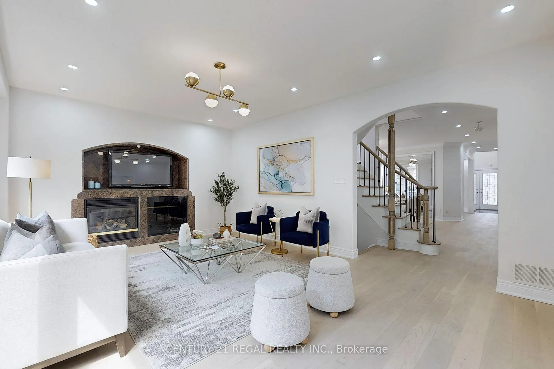 Photo 9 of 14 Fawnbrook Circle, Markham, Markville — HOMEH