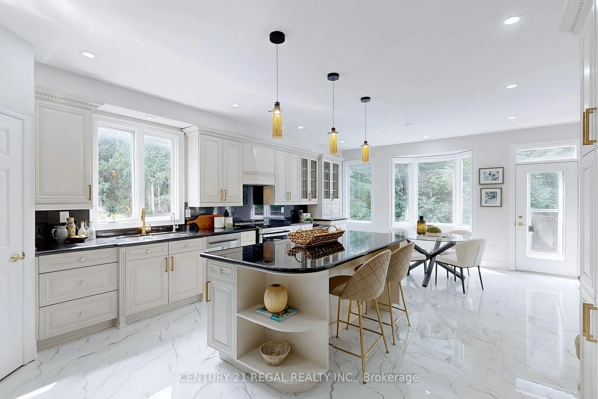 Photo 11 of 14 Fawnbrook Circle, Markham, Markville — HOMEH