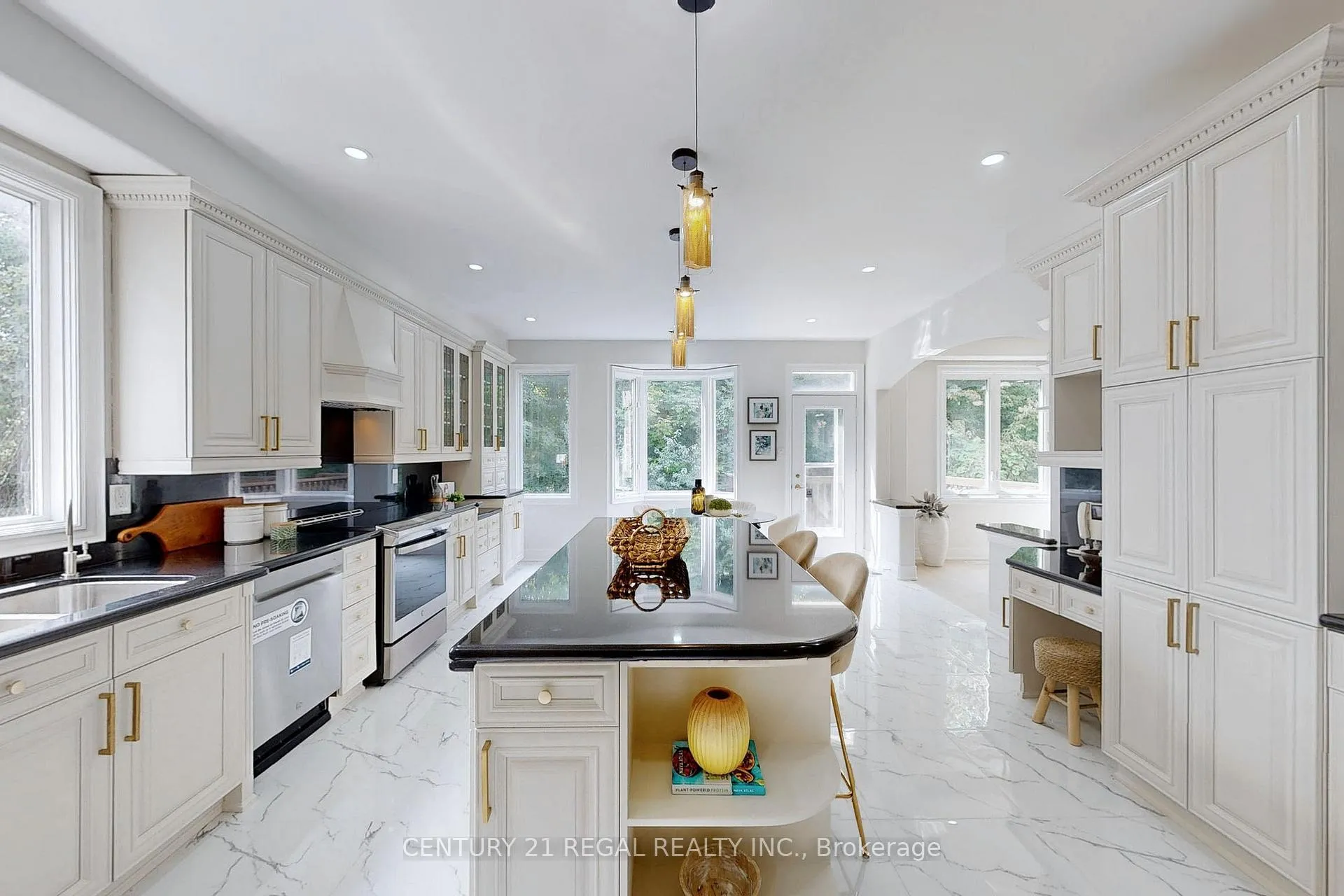 Photo 12 of 14 Fawnbrook Circle, Markham, Markville — HOMEH