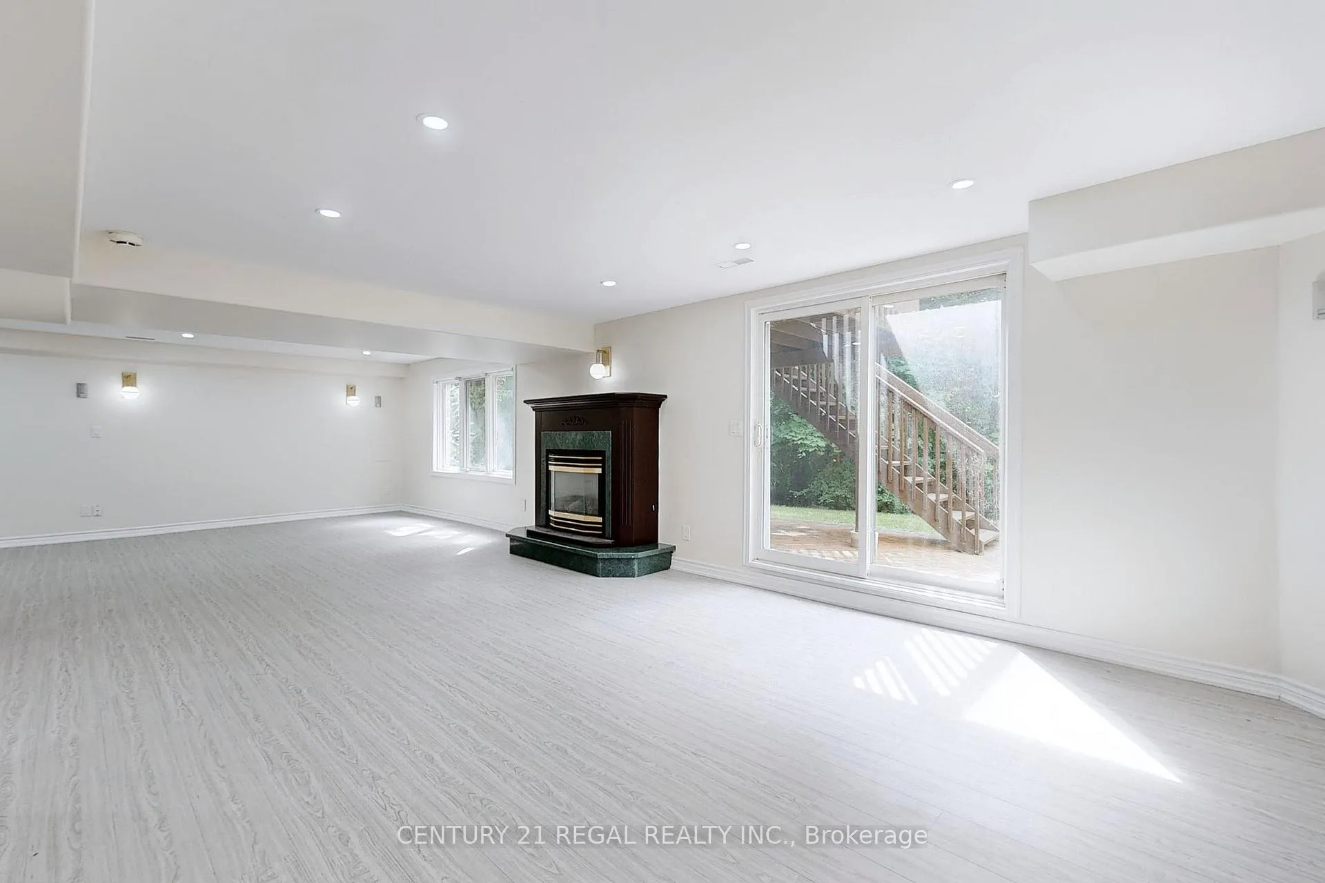 Photo 32 of 14 Fawnbrook Circle, Markham, Markville — HOMEH