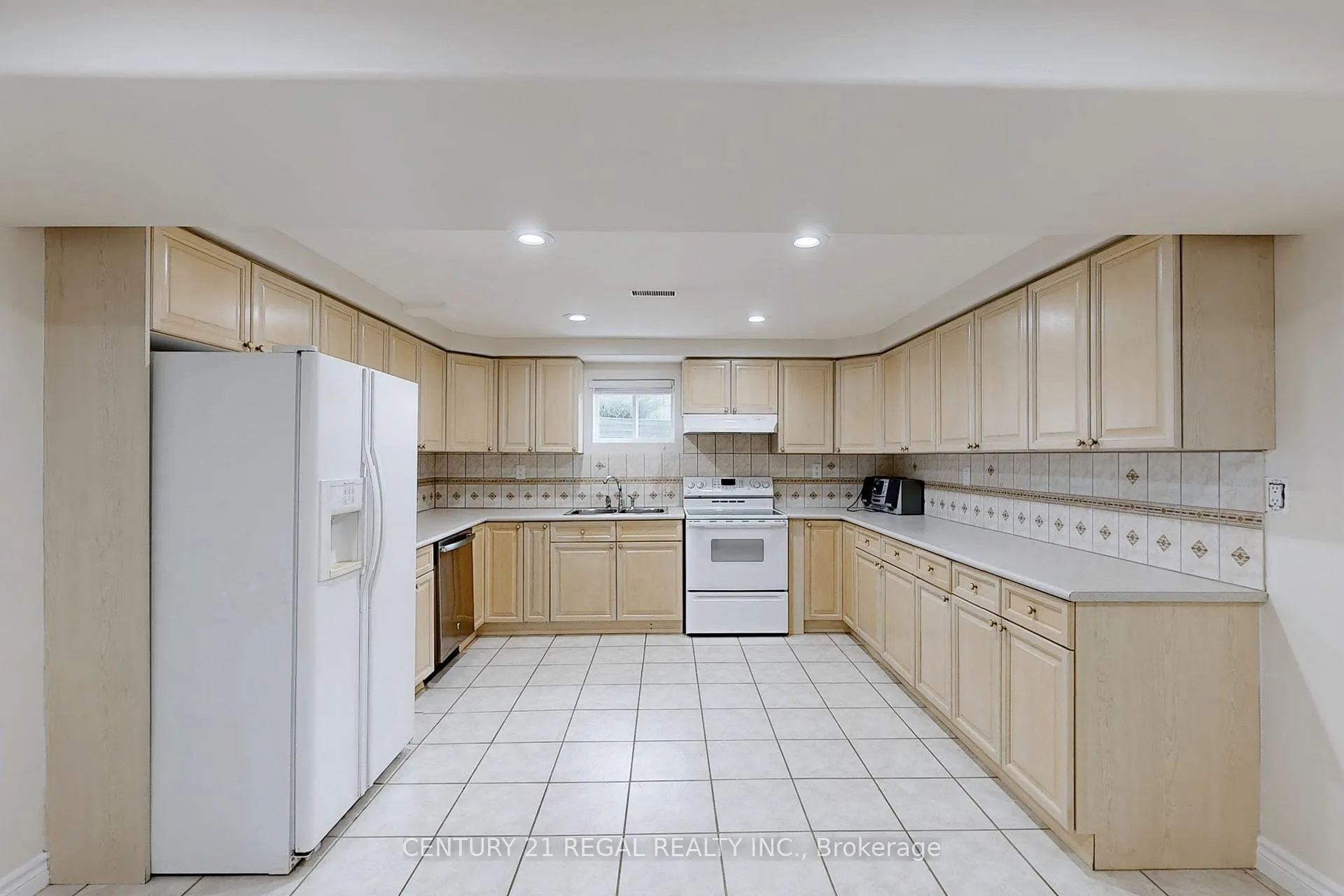 Photo 35 of 14 Fawnbrook Circle, Markham, Markville — HOMEH