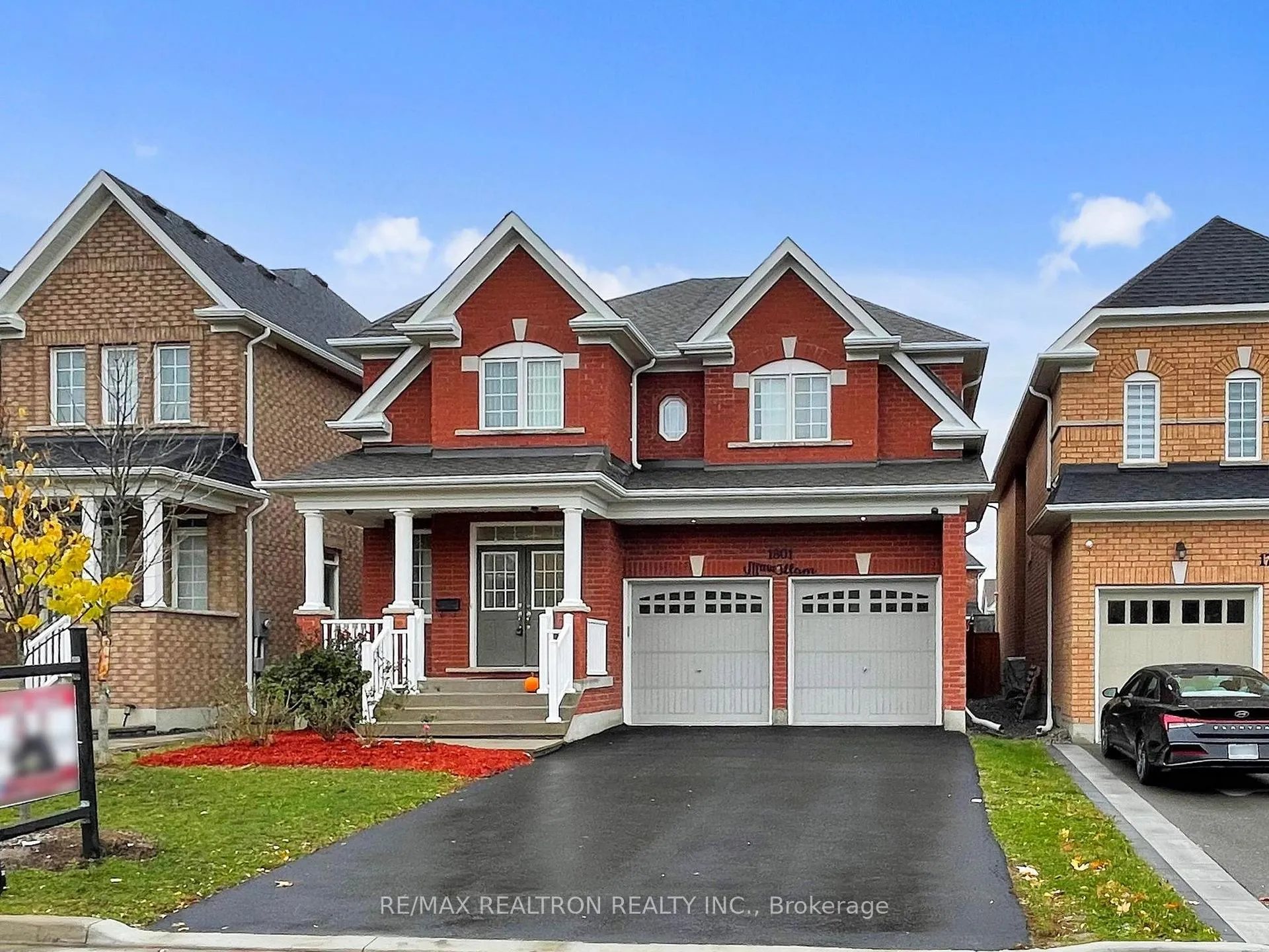 Photo 2 of 1801 Douglas Langtree Drive, Oshawa, Taunton — HOMEH