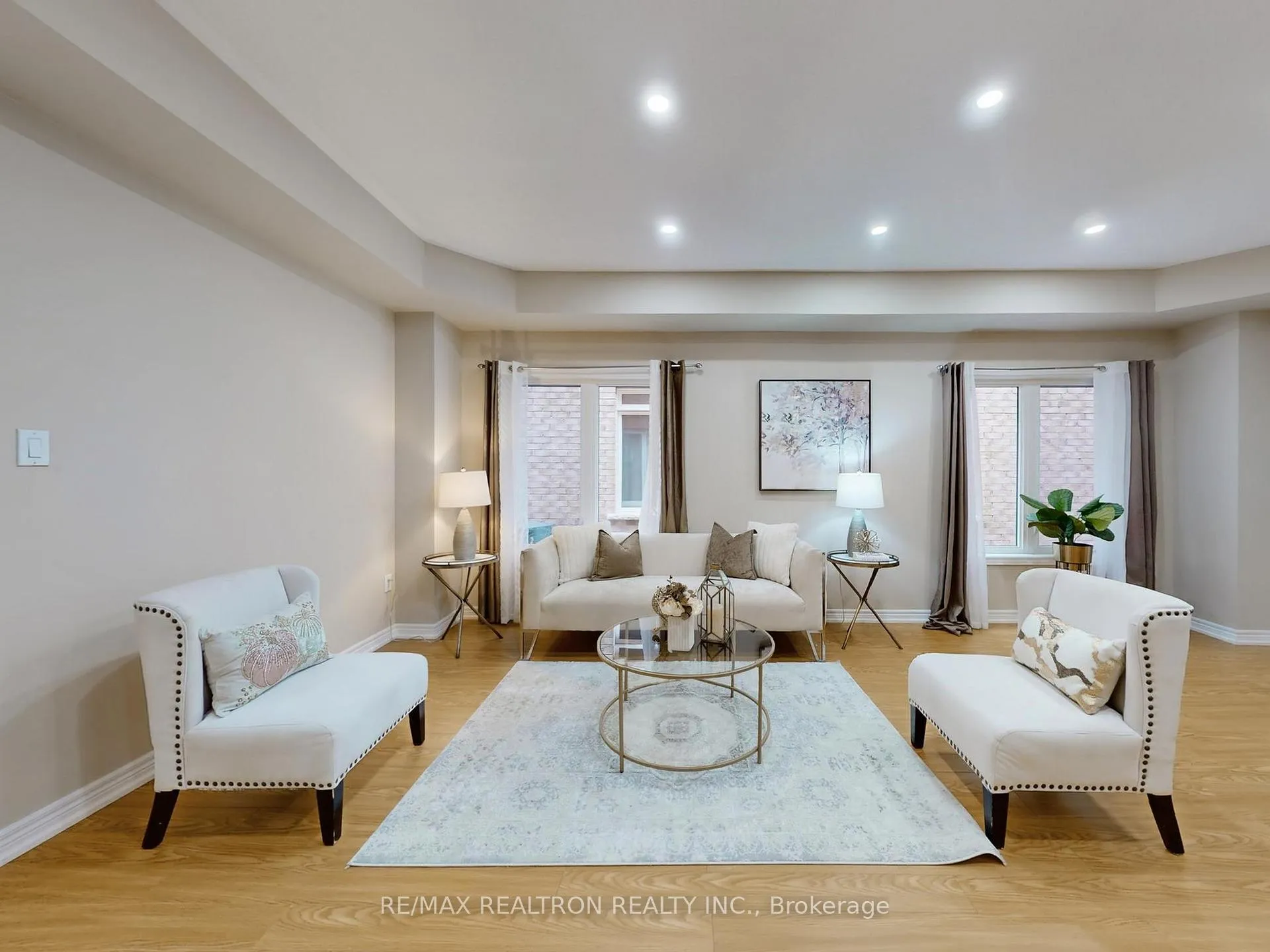 Photo 3 of 1801 Douglas Langtree Drive, Oshawa, Taunton — HOMEH