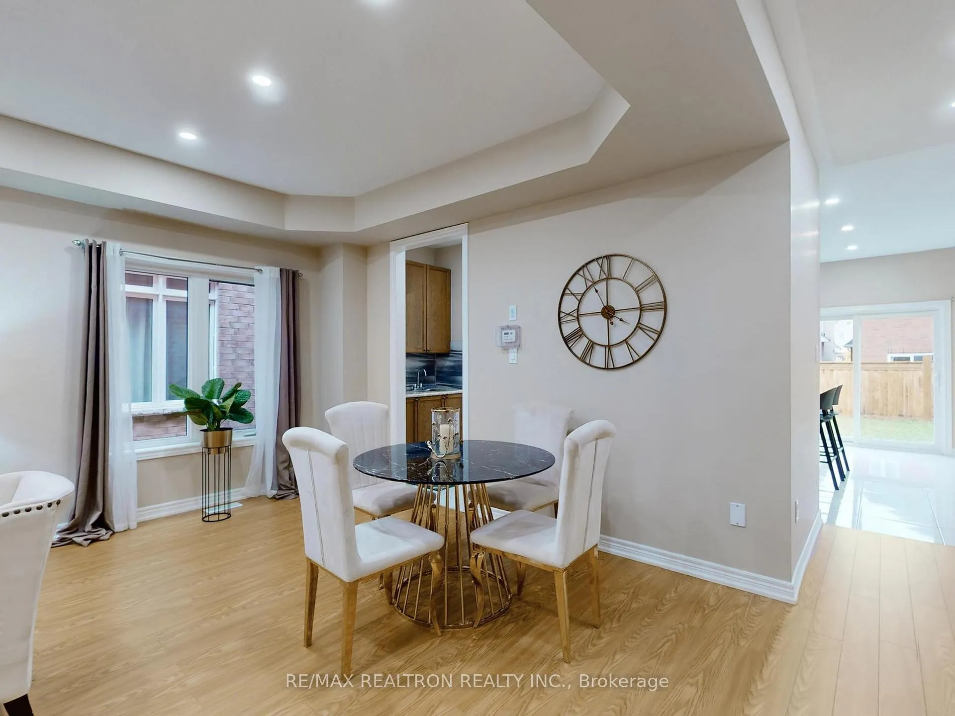 Photo 6 of 1801 Douglas Langtree Drive, Oshawa, Taunton — HOMEH