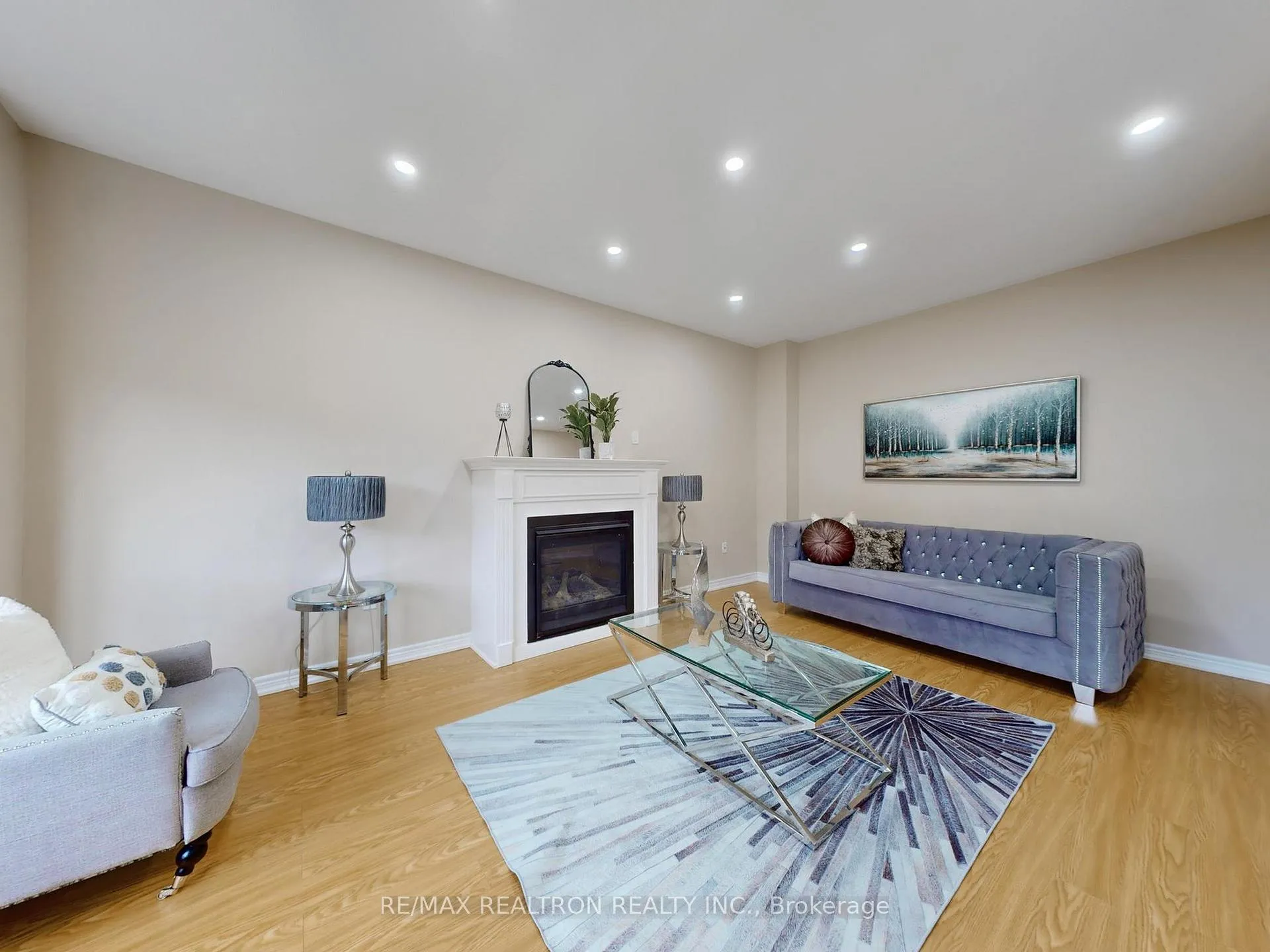 Photo 9 of 1801 Douglas Langtree Drive, Oshawa, Taunton — HOMEH