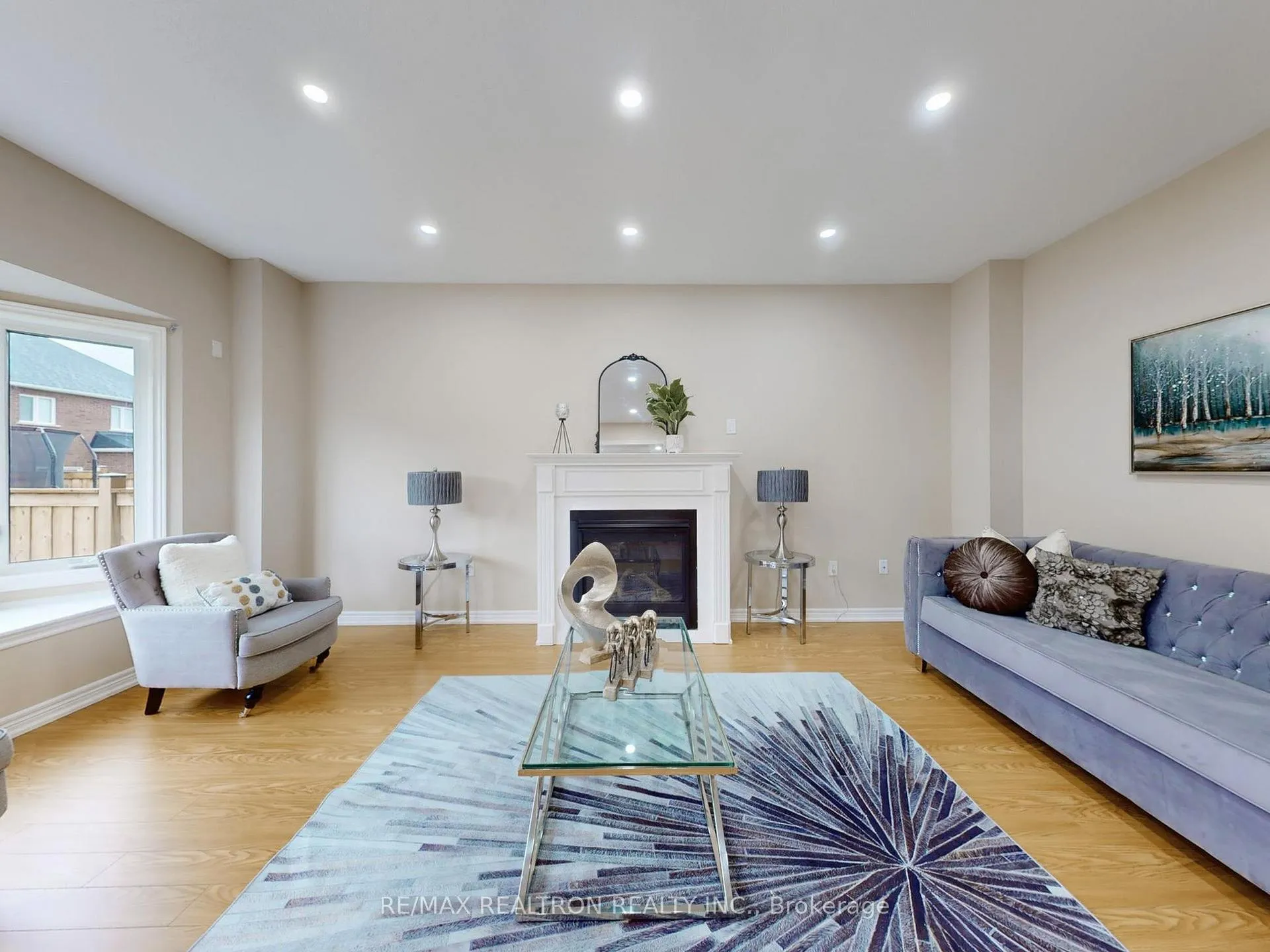Photo 10 of 1801 Douglas Langtree Drive, Oshawa, Taunton — HOMEH
