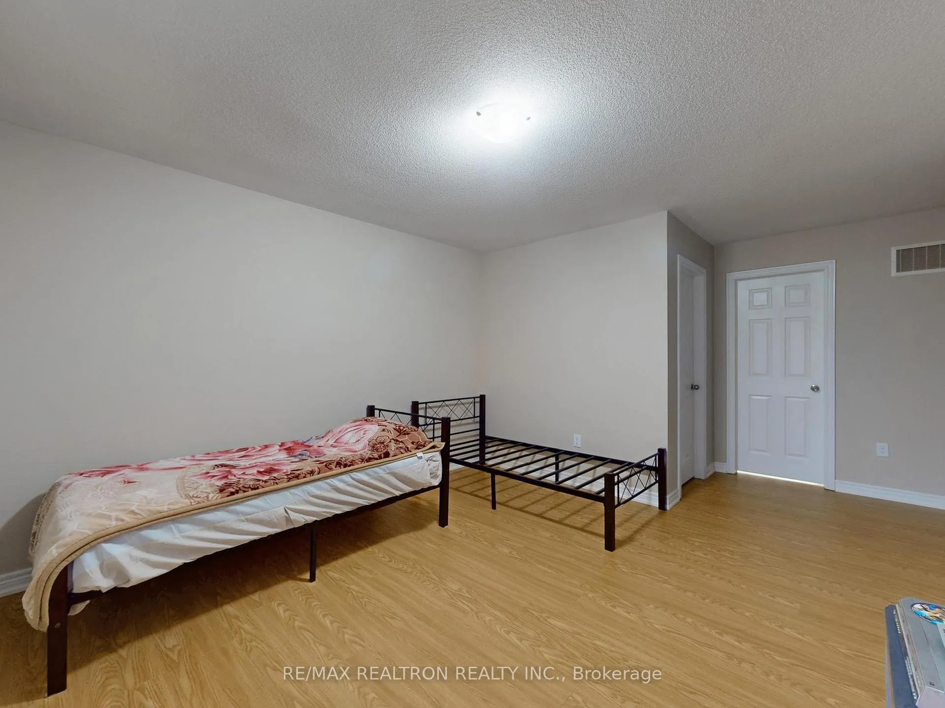 Photo 30 of 1801 Douglas Langtree Drive, Oshawa, Taunton — HOMEH