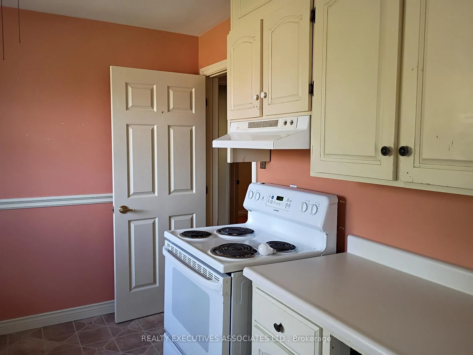 Photo 10 of 913 Ward Street, Selwyn — HOMEH