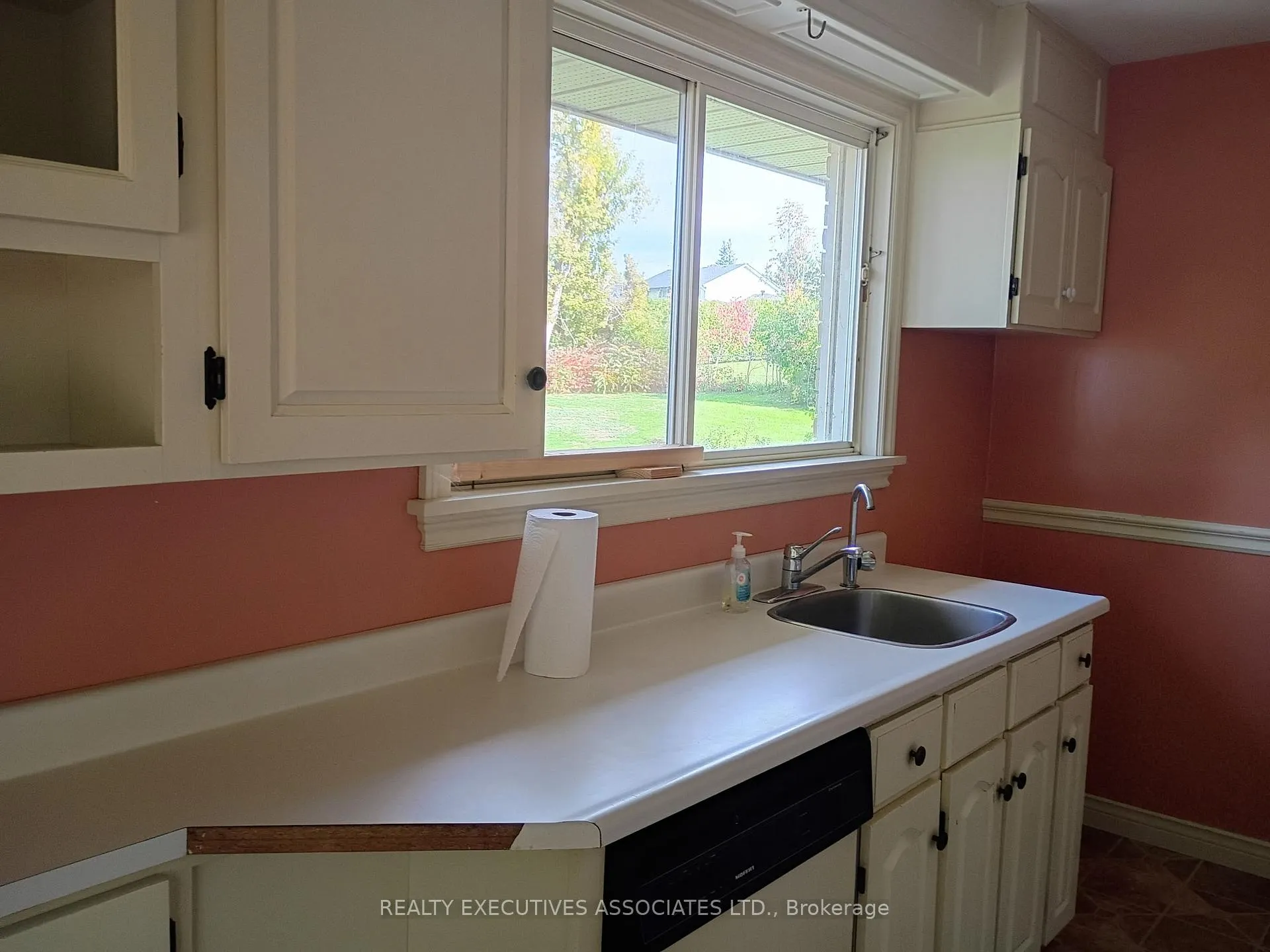 Photo 11 of 913 Ward Street, Selwyn — HOMEH