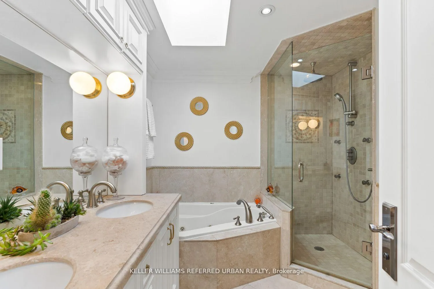 Photo 18 of 118 Helendale Avenue, Toronto, Yonge-Eglinton — HOMEH