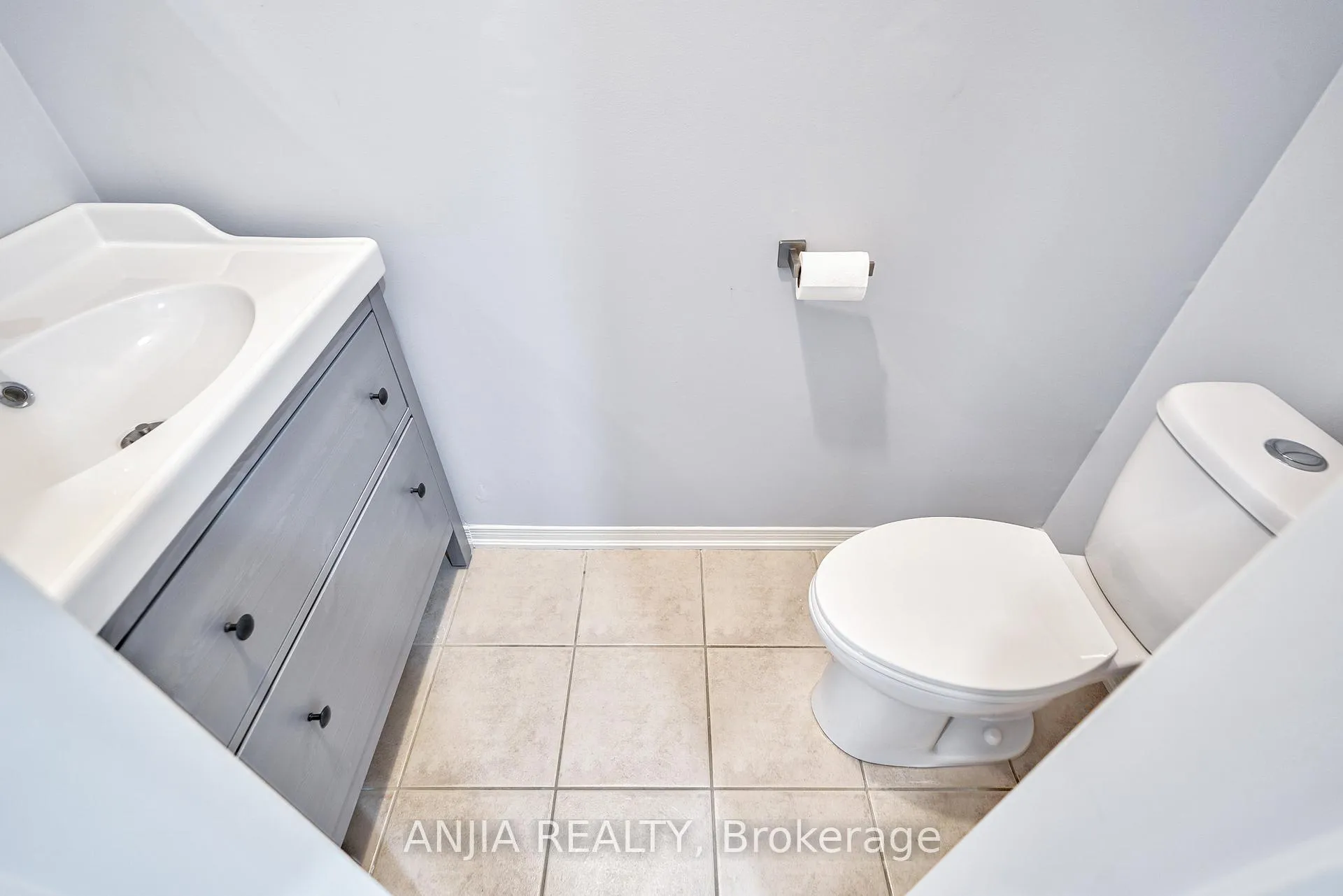 Photo 6 of 60 Thoroughbred Way, Markham, Berczy — HOMEH