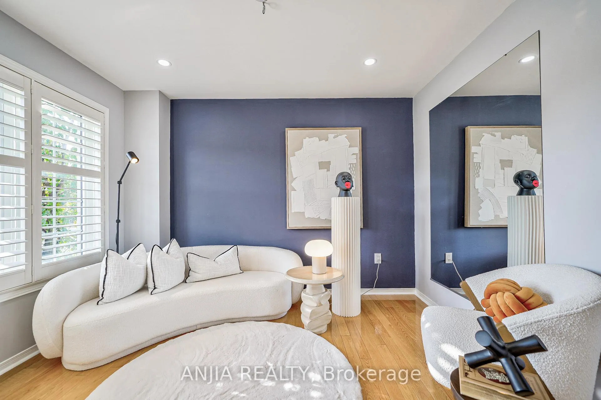 Photo 8 of 60 Thoroughbred Way, Markham, Berczy — HOMEH