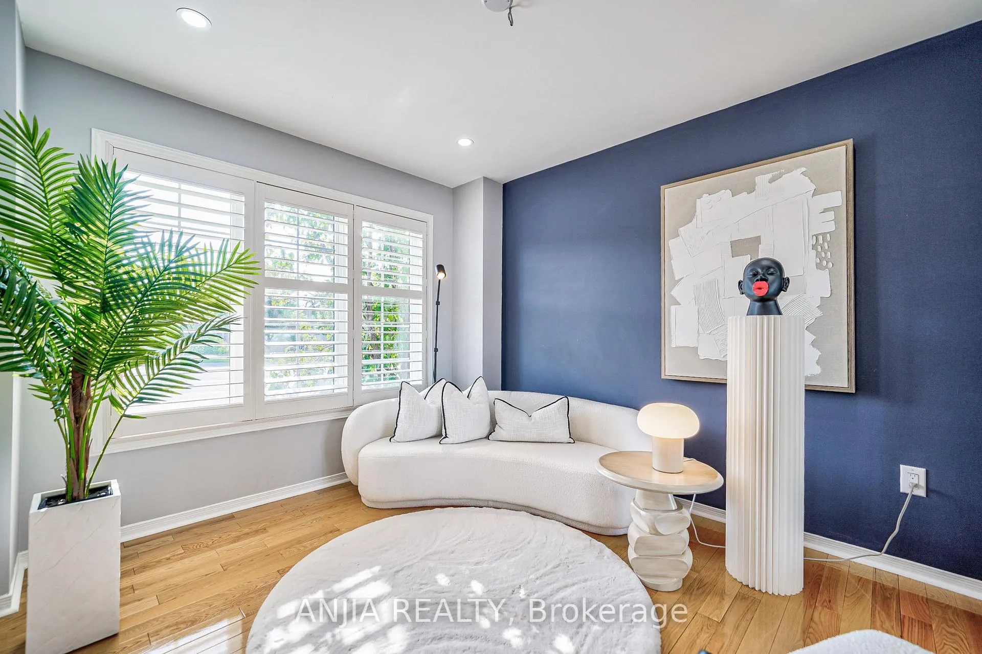 Photo 9 of 60 Thoroughbred Way, Markham, Berczy — HOMEH