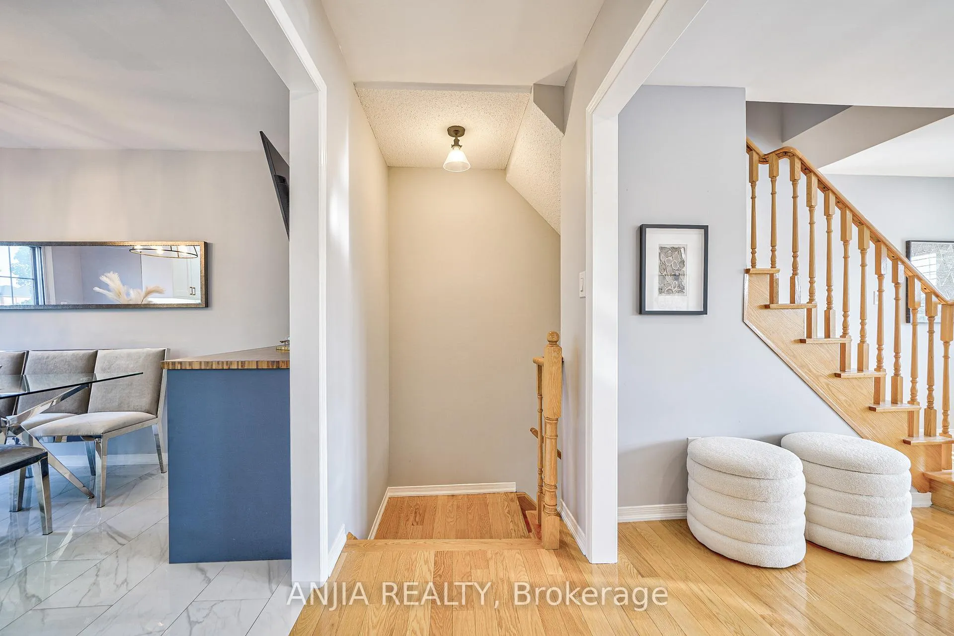 Photo 10 of 60 Thoroughbred Way, Markham, Berczy — HOMEH