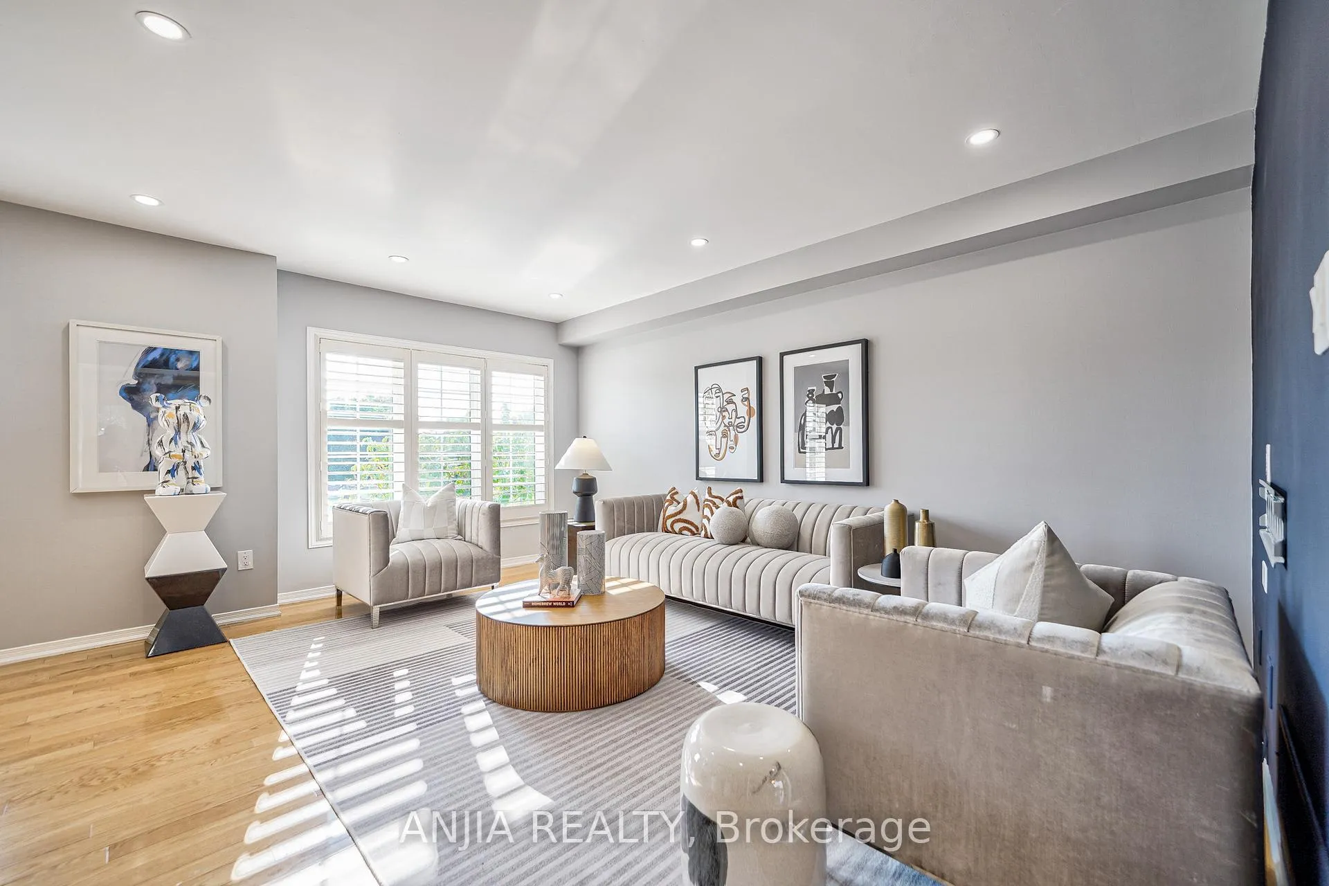 Photo 12 of 60 Thoroughbred Way, Markham, Berczy — HOMEH