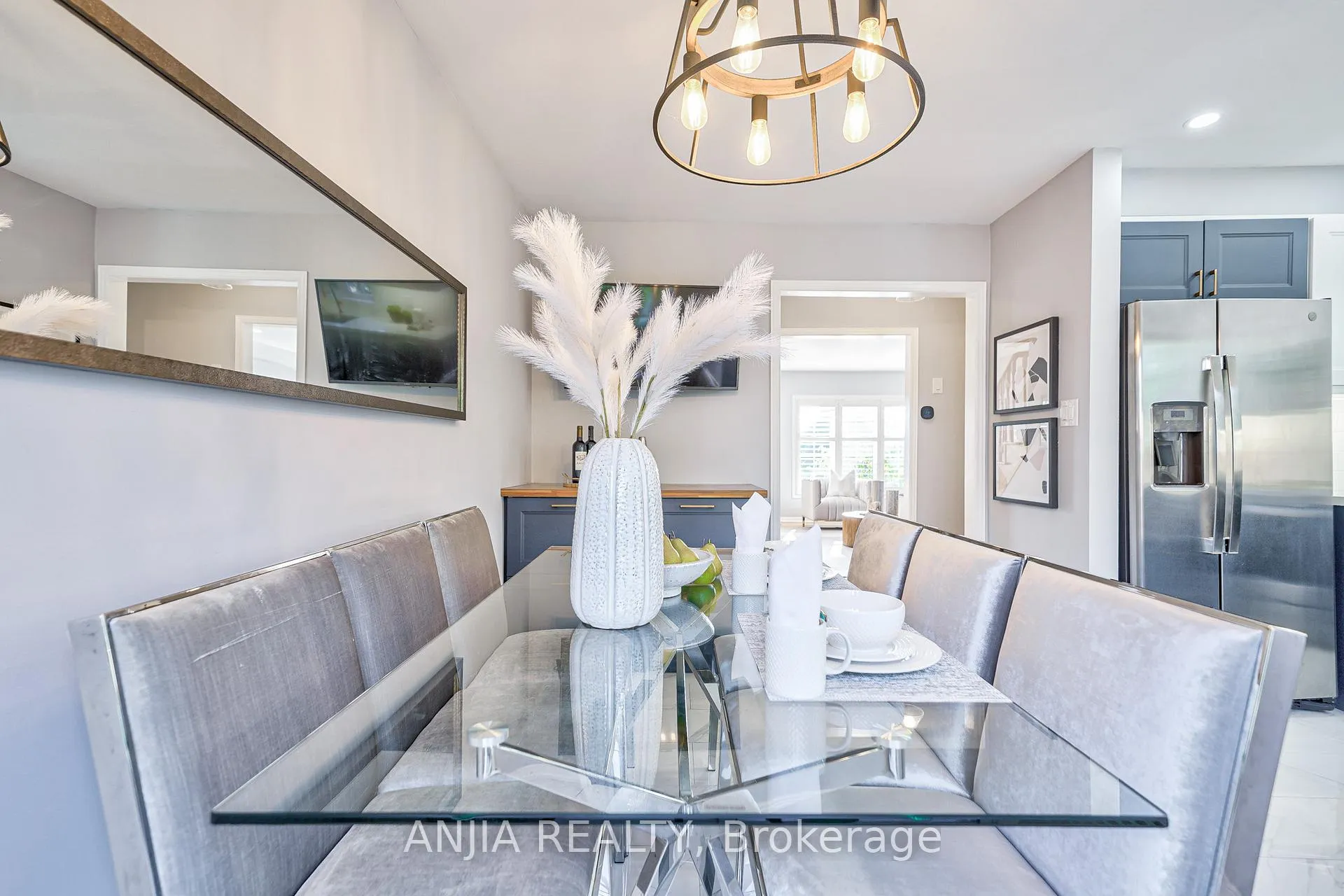 Photo 18 of 60 Thoroughbred Way, Markham, Berczy — HOMEH