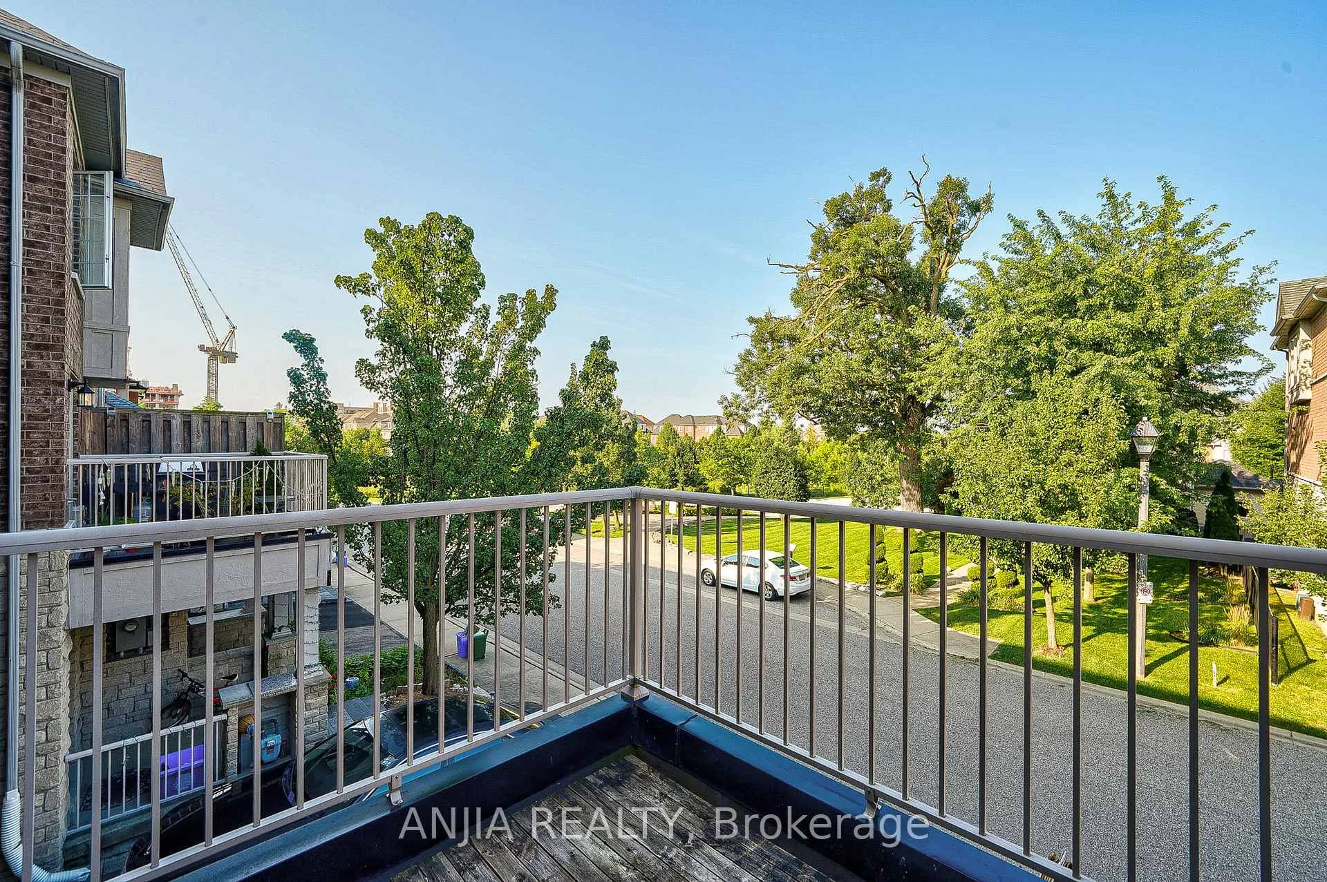 Photo 22 of 60 Thoroughbred Way, Markham, Berczy — HOMEH