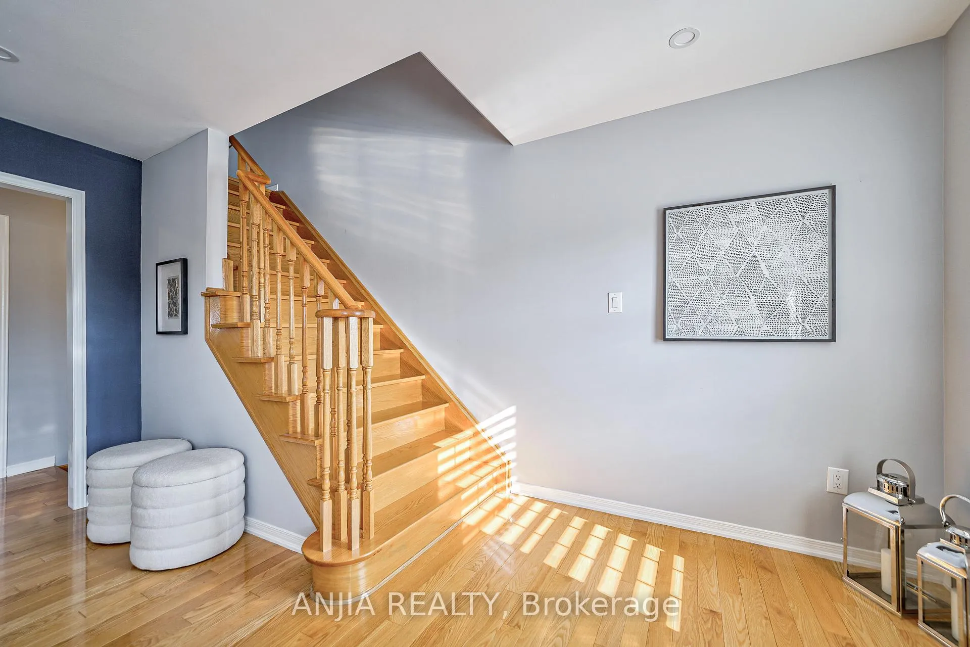 Photo 25 of 60 Thoroughbred Way, Markham, Berczy — HOMEH