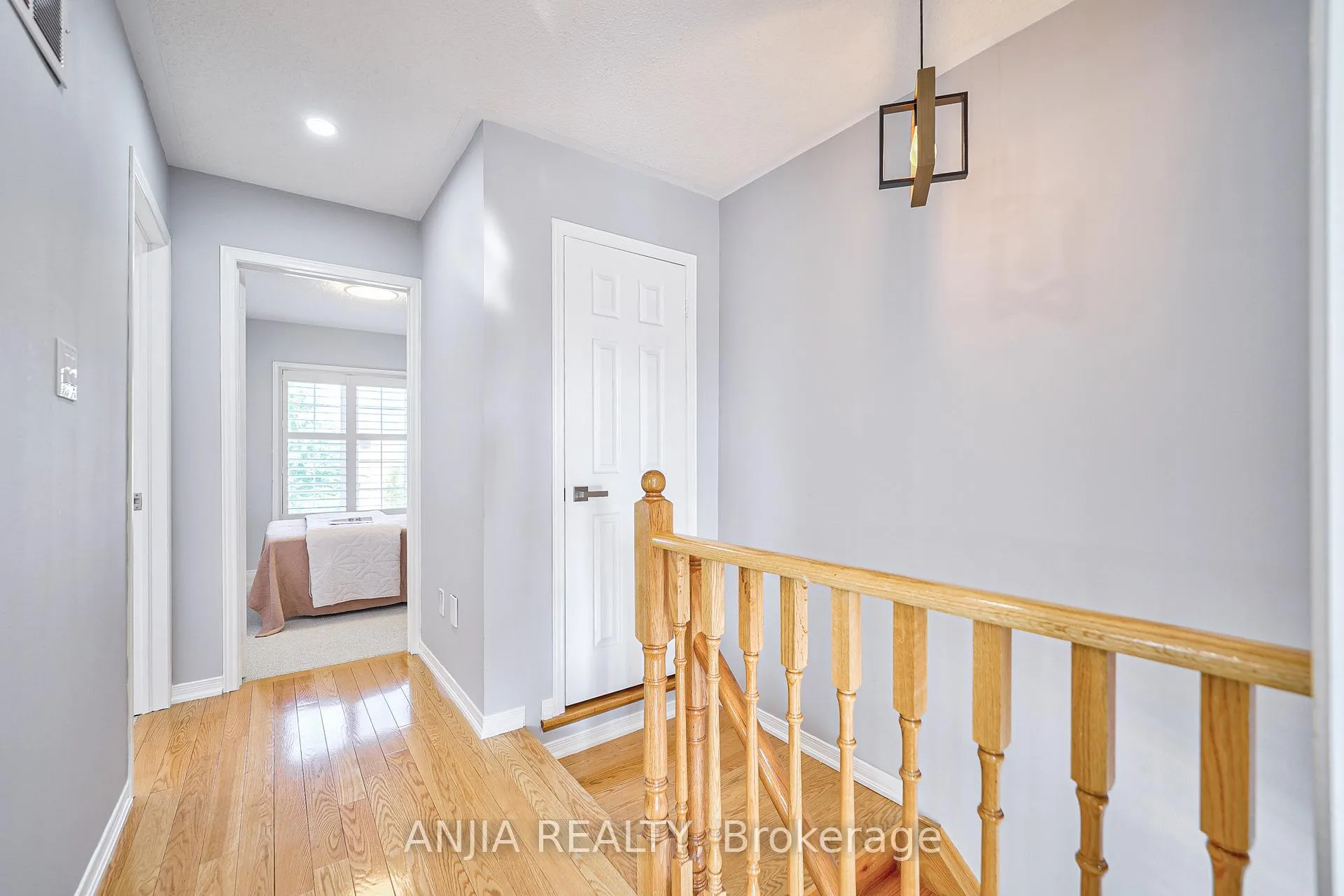 Photo 26 of 60 Thoroughbred Way, Markham, Berczy — HOMEH