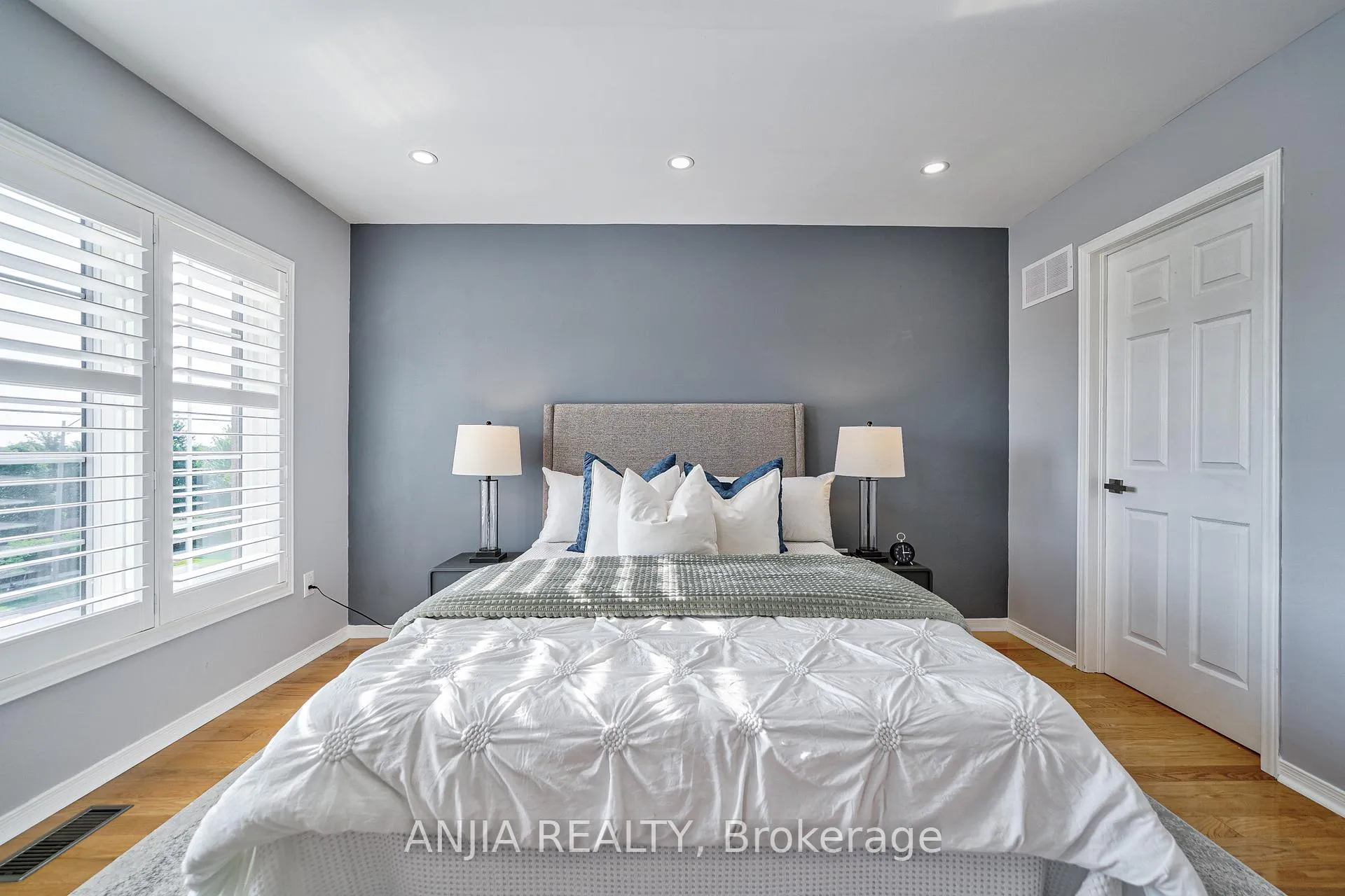 Photo 28 of 60 Thoroughbred Way, Markham, Berczy — HOMEH