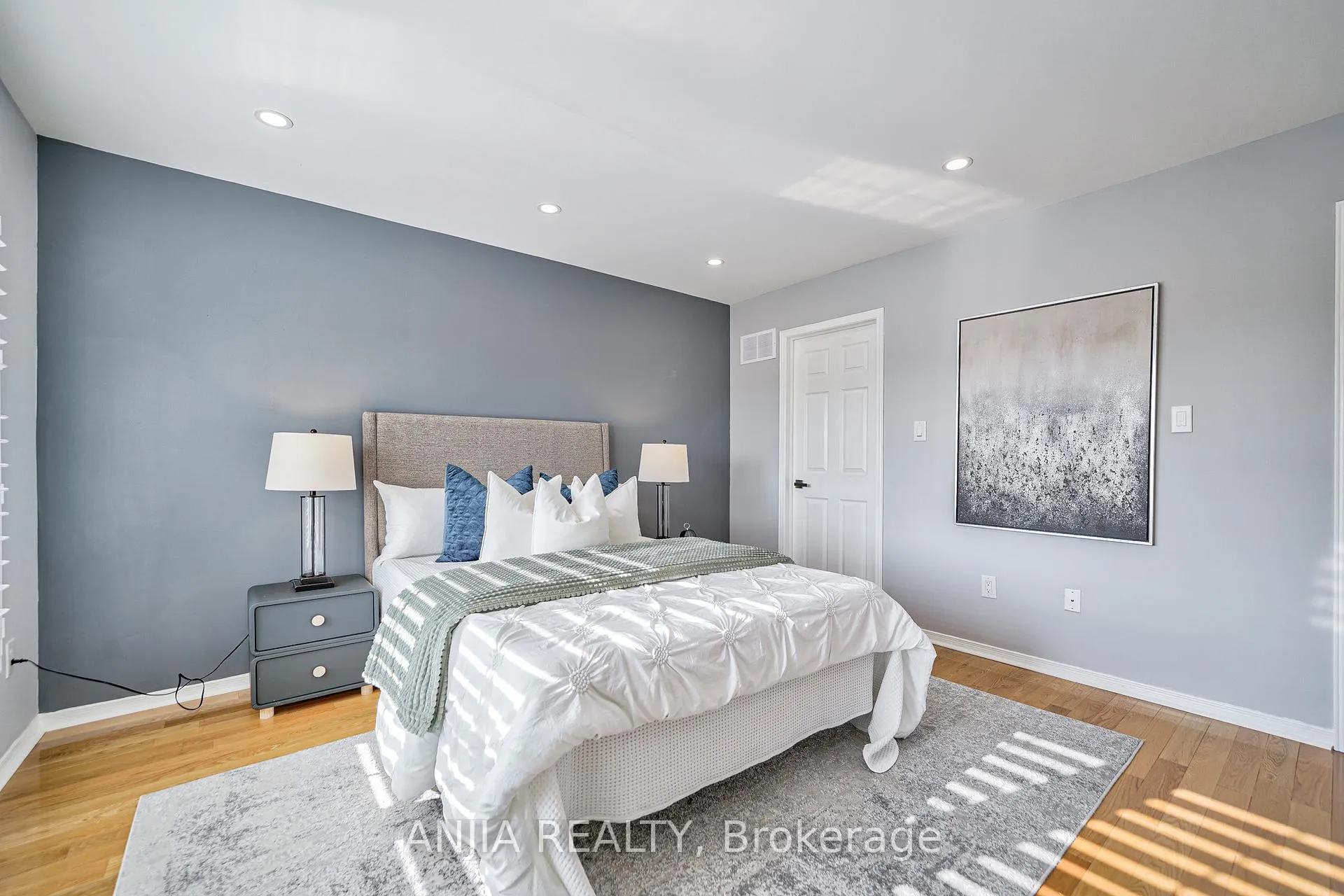 Photo 29 of 60 Thoroughbred Way, Markham, Berczy — HOMEH