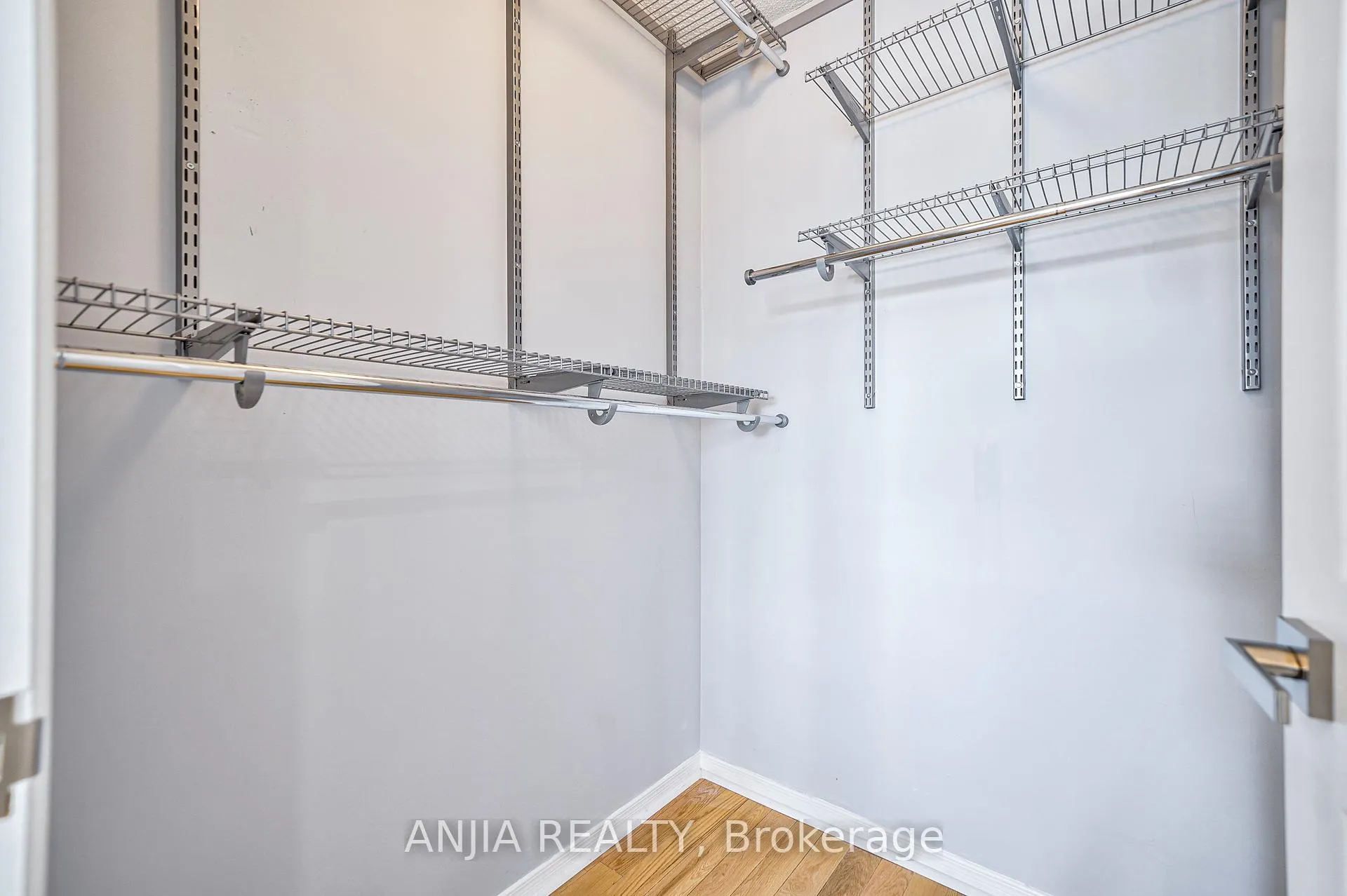 Photo 31 of 60 Thoroughbred Way, Markham, Berczy — HOMEH