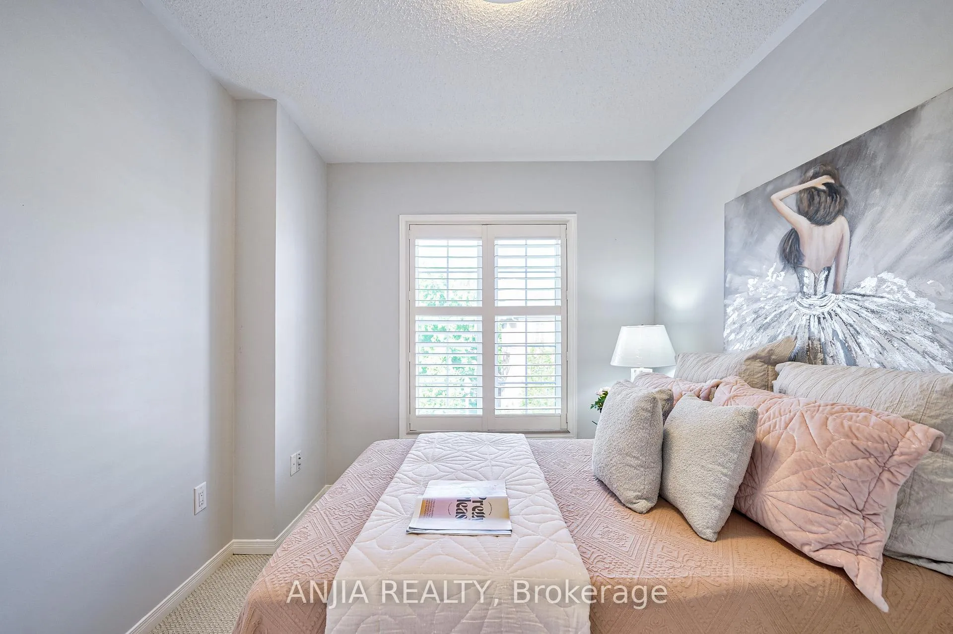 Photo 33 of 60 Thoroughbred Way, Markham, Berczy — HOMEH