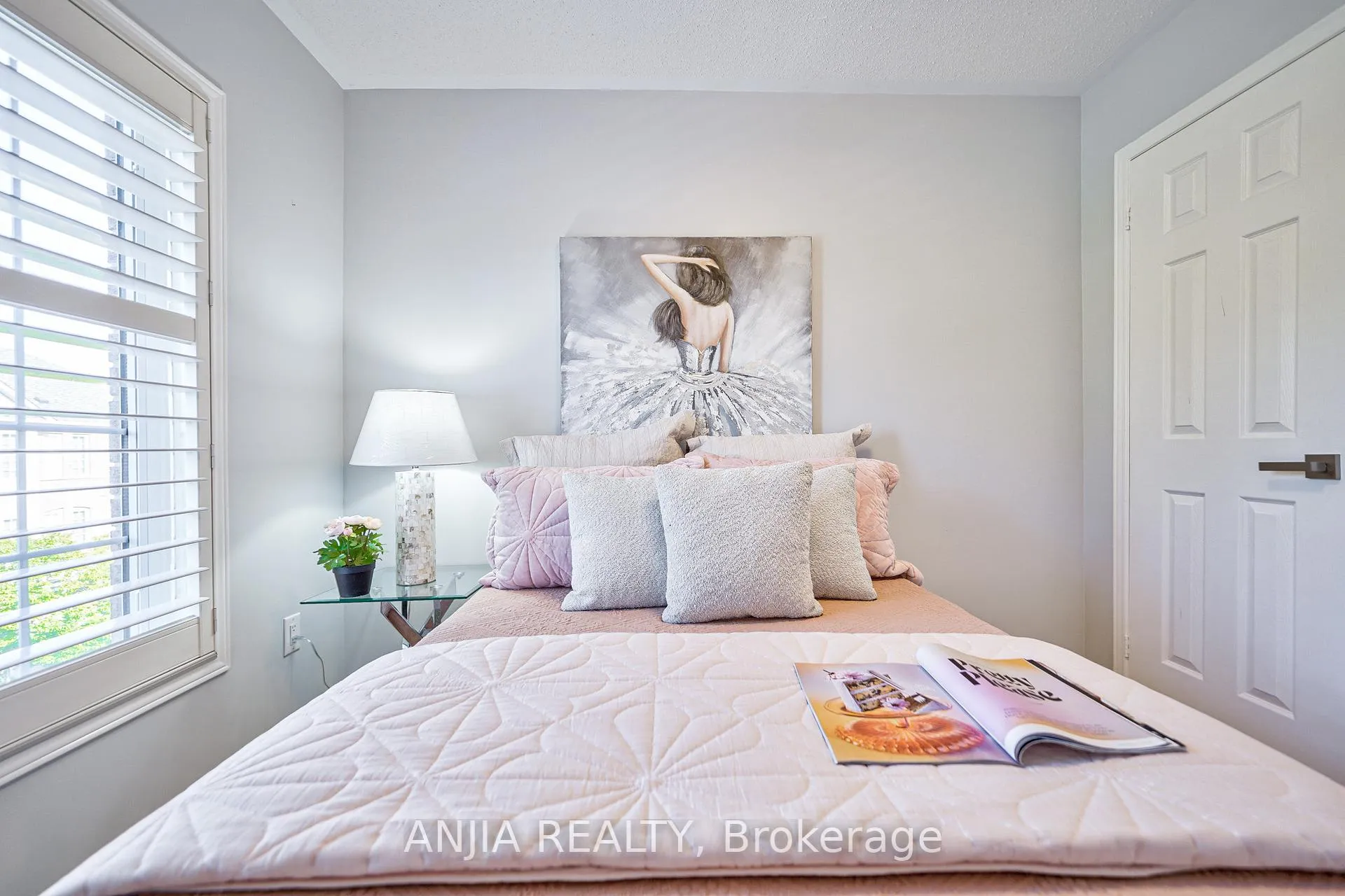 Photo 35 of 60 Thoroughbred Way, Markham, Berczy — HOMEH