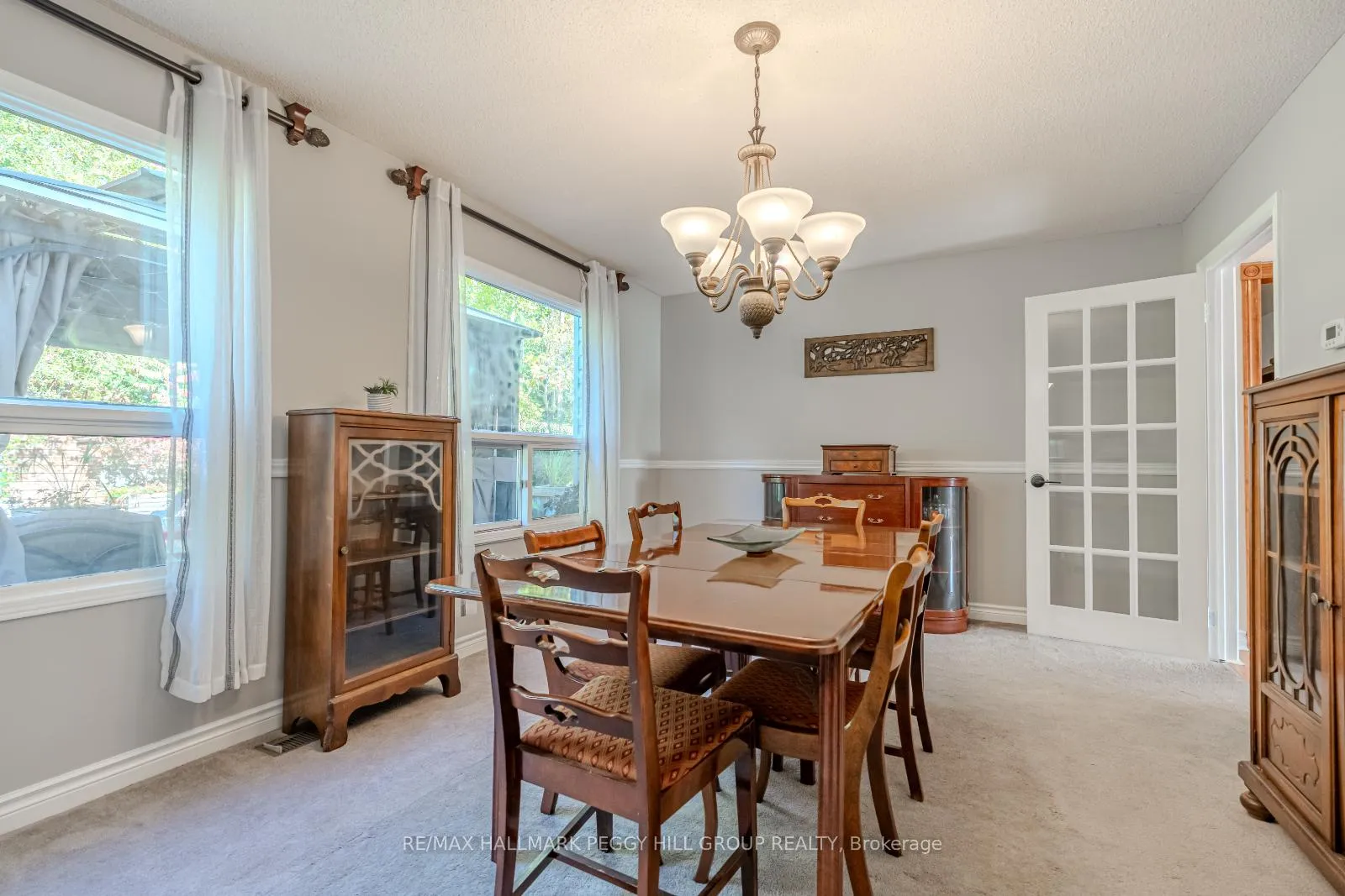 Photo 8 of 12 Moore Place, Barrie, Letitia Heights — HOMEH