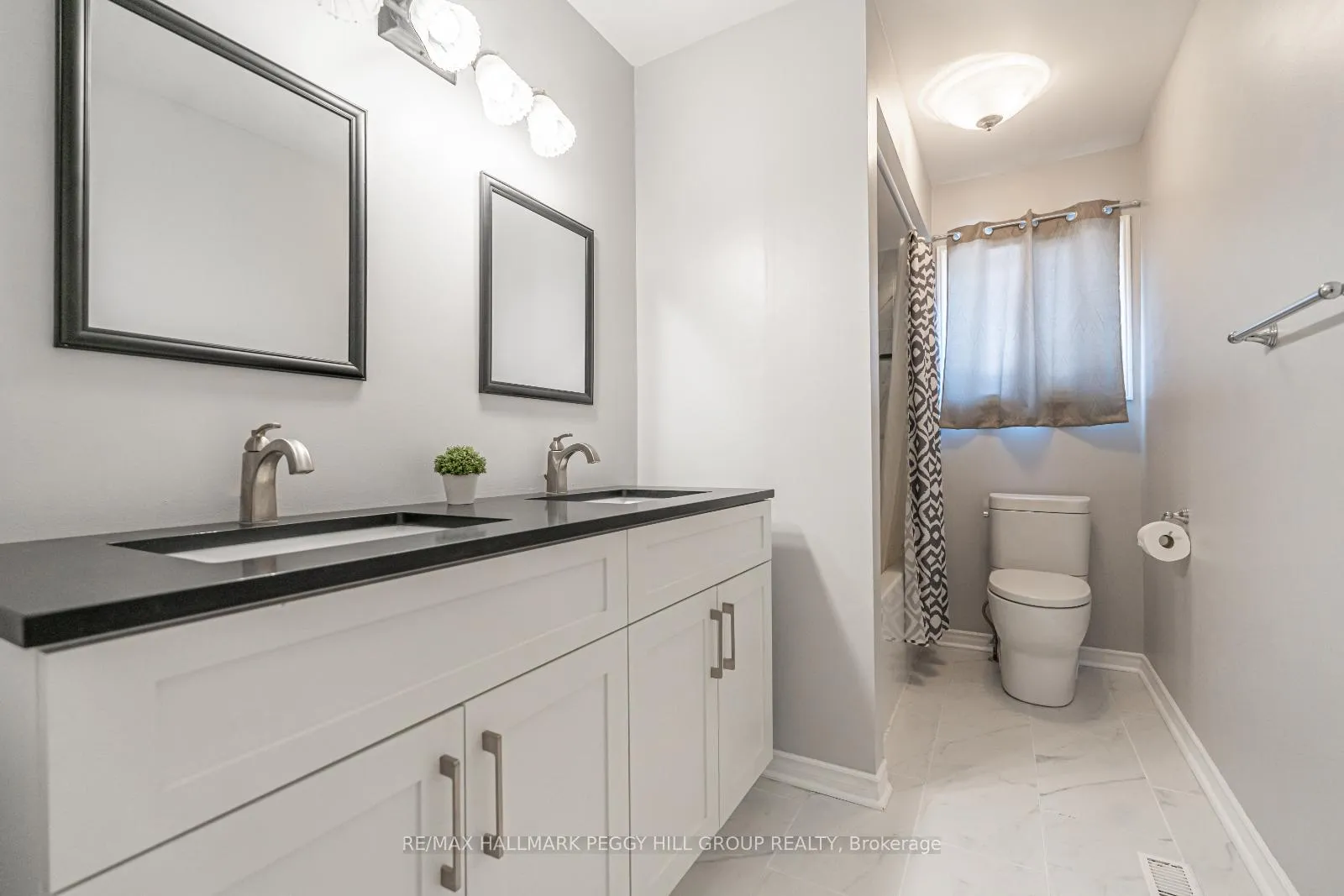 Photo 15 of 12 Moore Place, Barrie, Letitia Heights — HOMEH