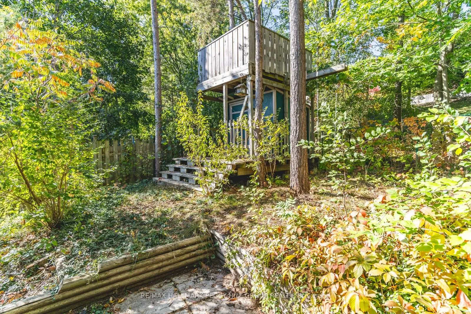 Photo 19 of 12 Moore Place, Barrie, Letitia Heights — HOMEH