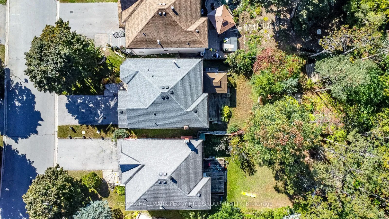 Photo 21 of 12 Moore Place, Barrie, Letitia Heights — HOMEH