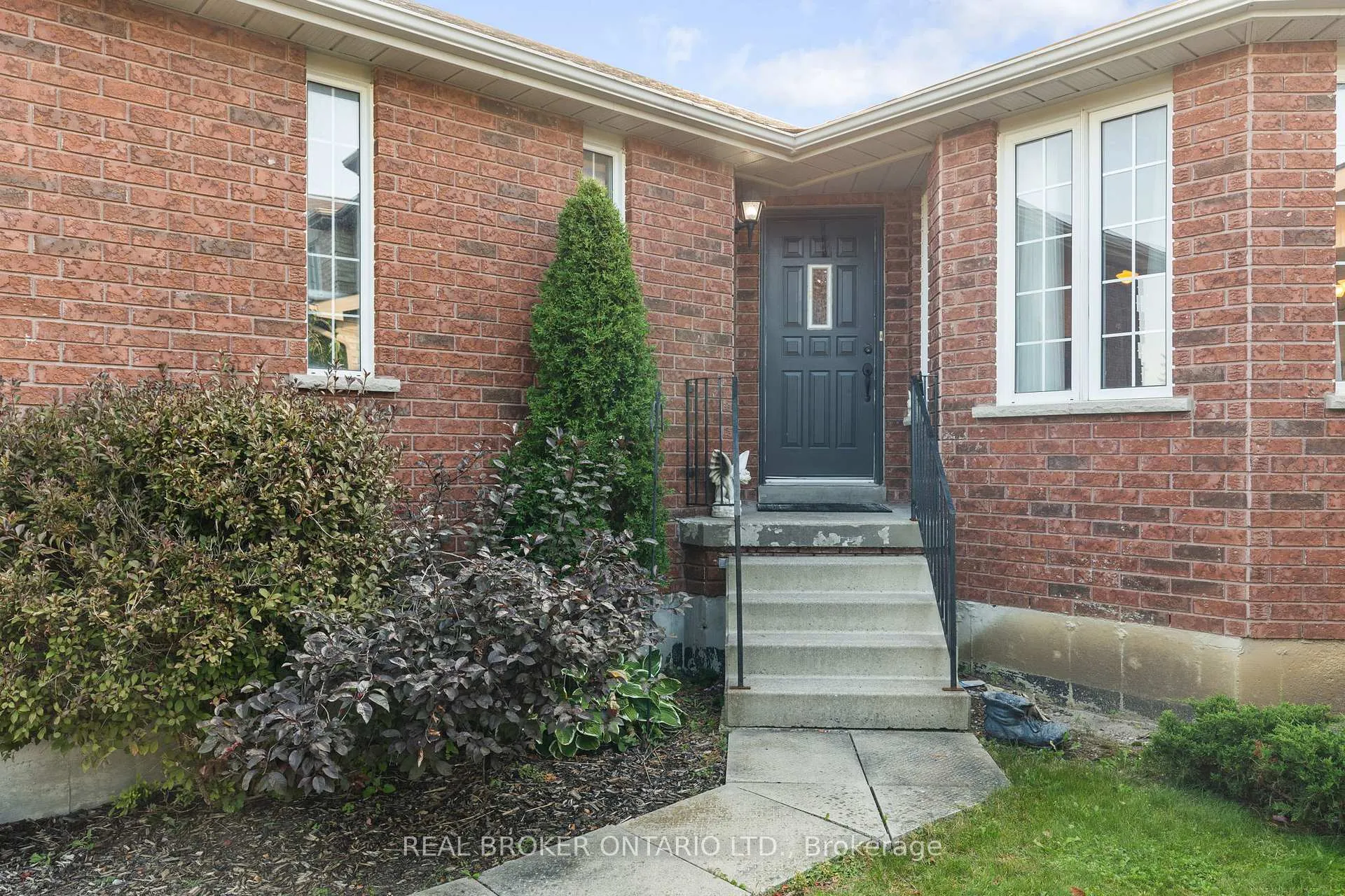 Photo 3 of 55 Stephanie Lane, Barrie, Painswick South — HOMEH