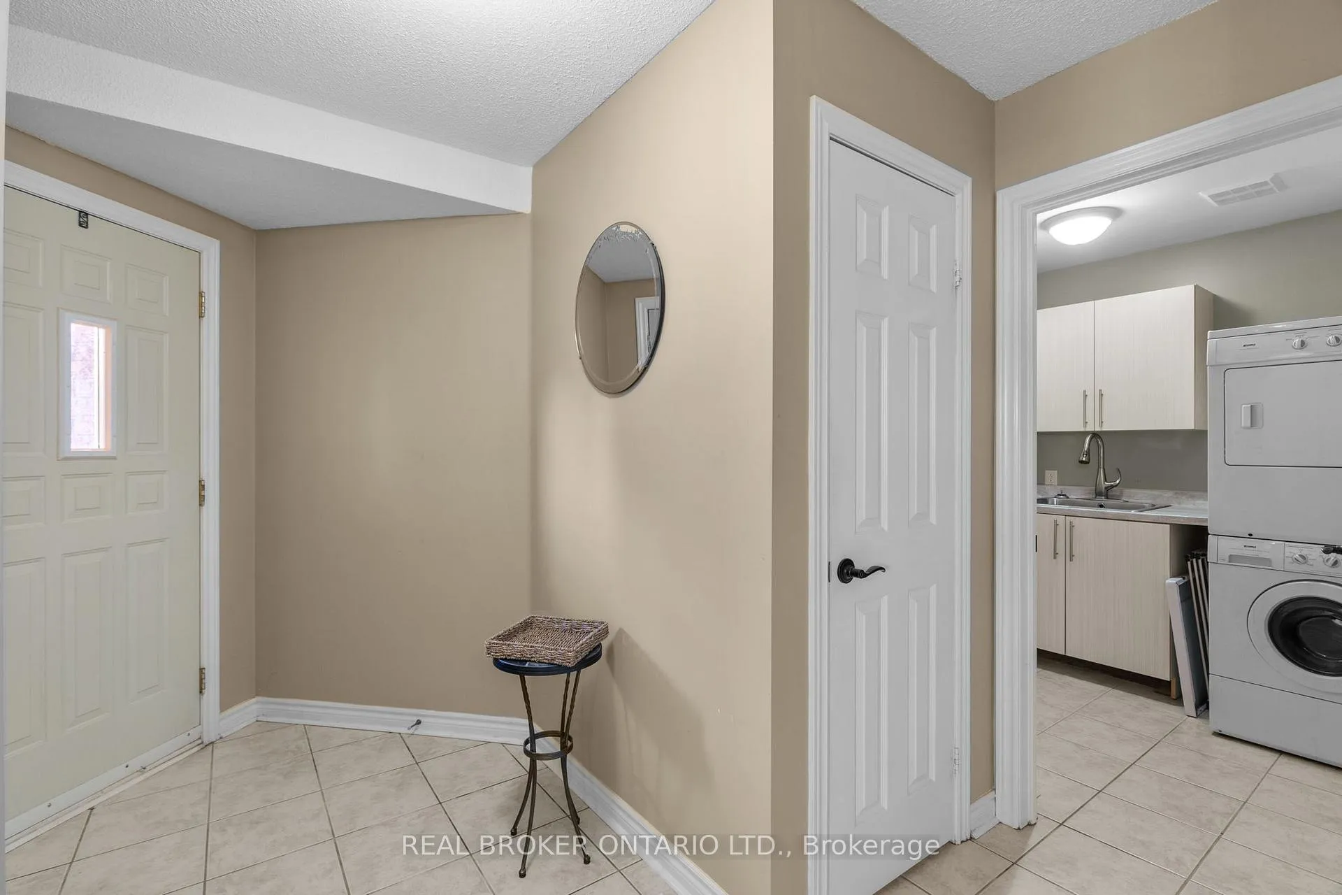 Photo 4 of 55 Stephanie Lane, Barrie, Painswick South — HOMEH