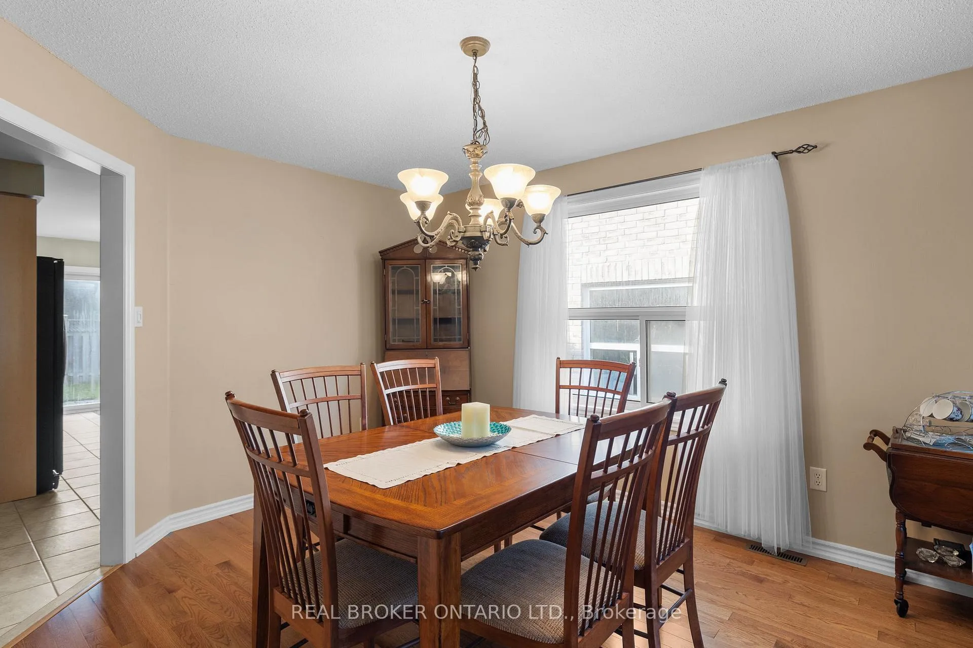 Photo 10 of 55 Stephanie Lane, Barrie, Painswick South — HOMEH