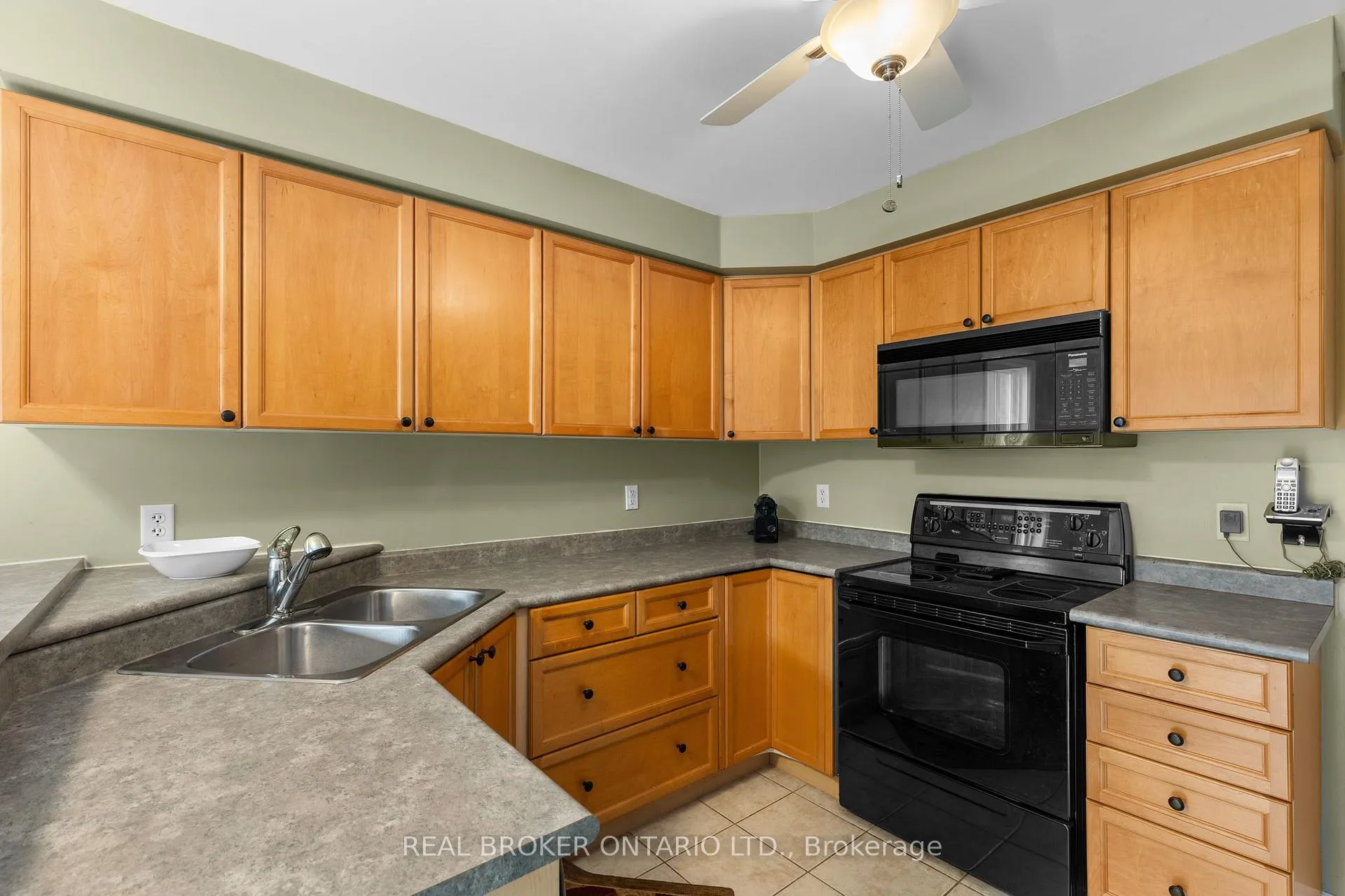 Photo 13 of 55 Stephanie Lane, Barrie, Painswick South — HOMEH
