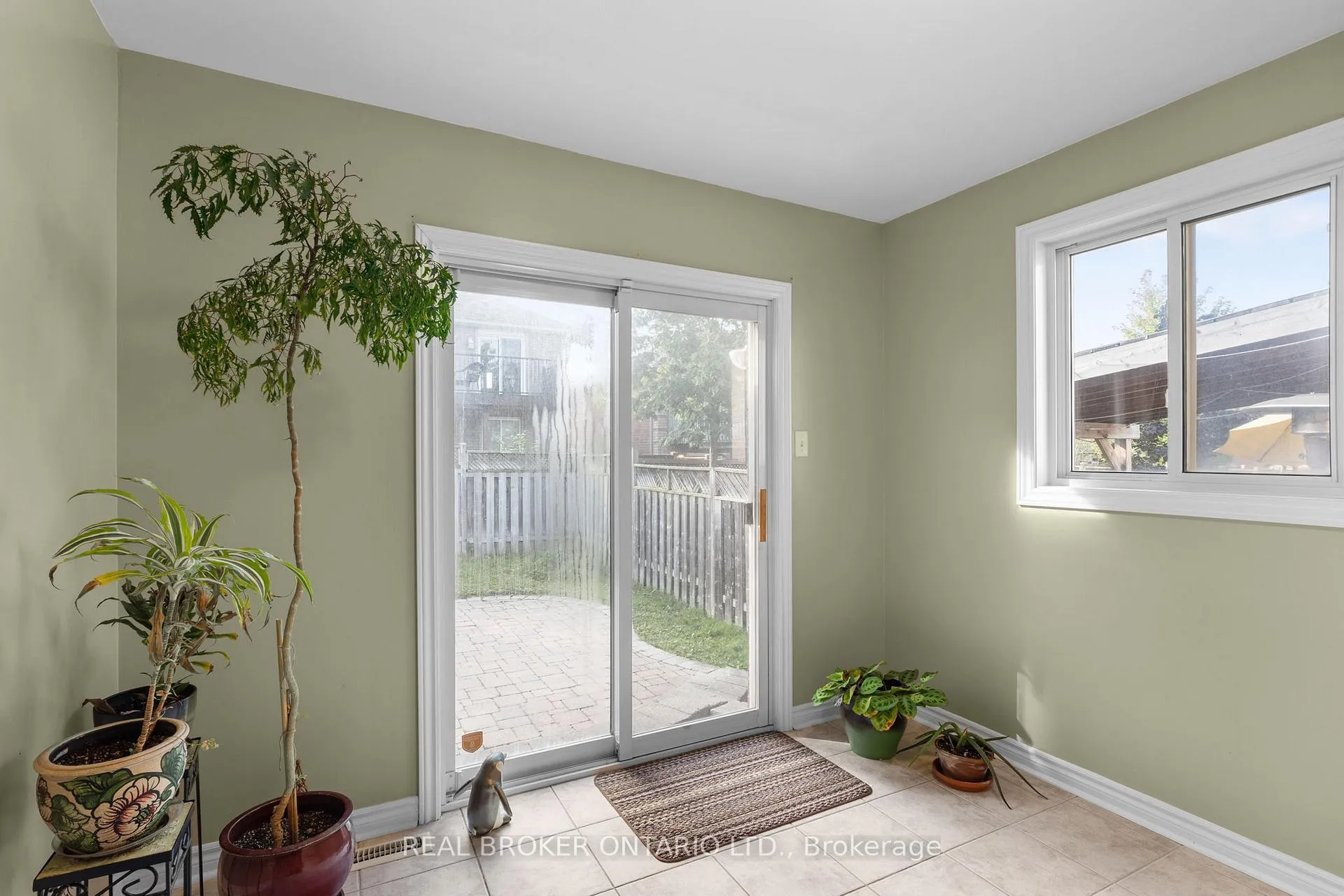 Photo 15 of 55 Stephanie Lane, Barrie, Painswick South — HOMEH