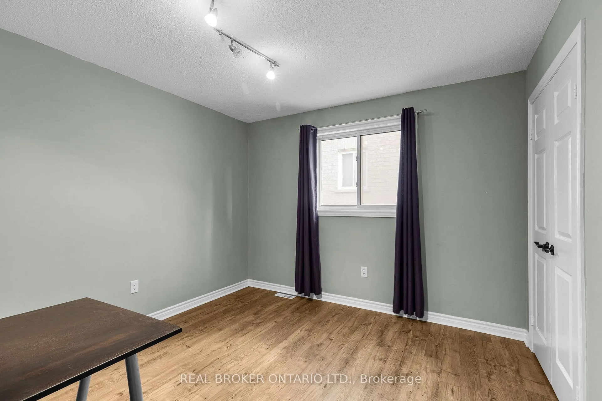 Photo 20 of 55 Stephanie Lane, Barrie, Painswick South — HOMEH