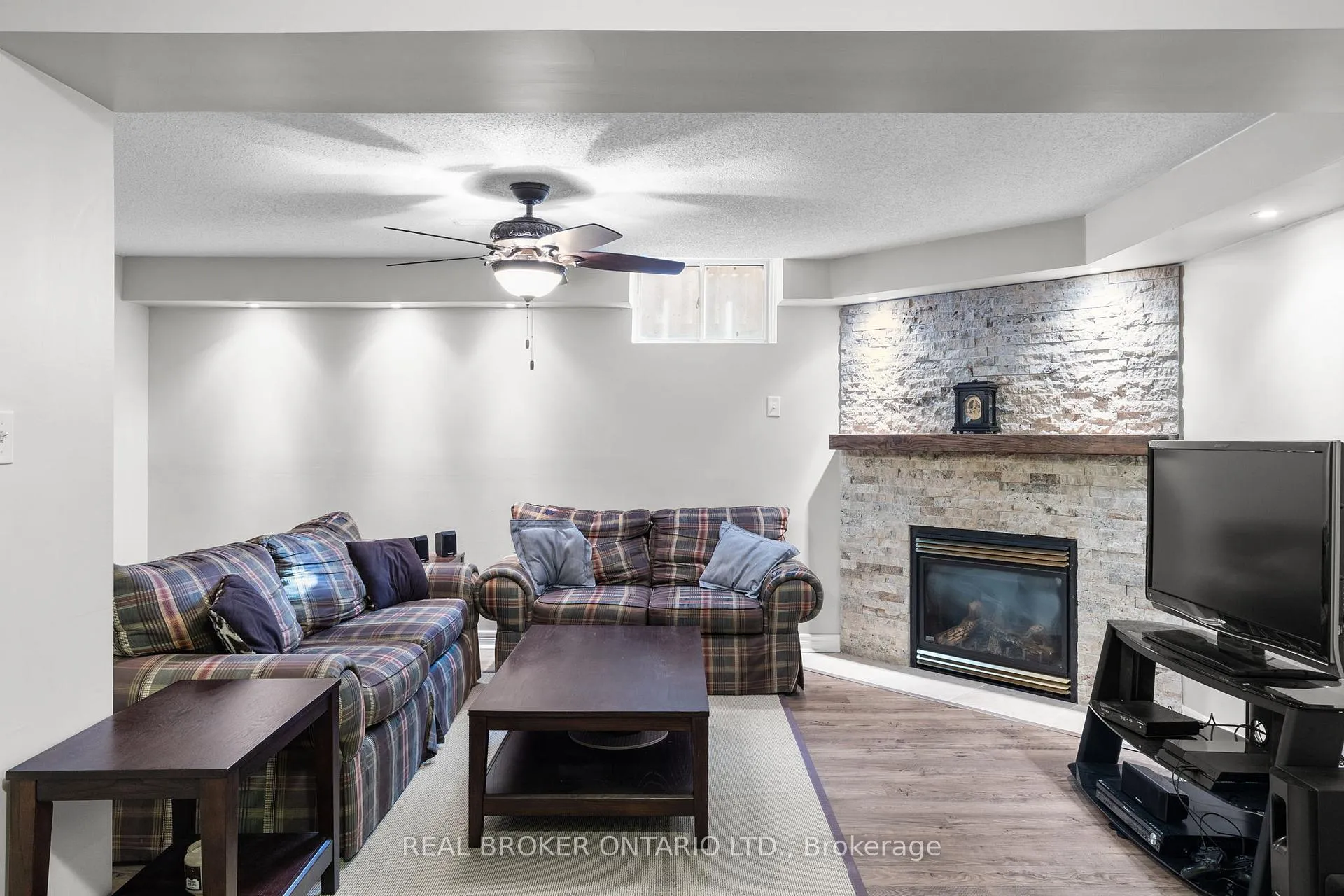 Photo 22 of 55 Stephanie Lane, Barrie, Painswick South — HOMEH