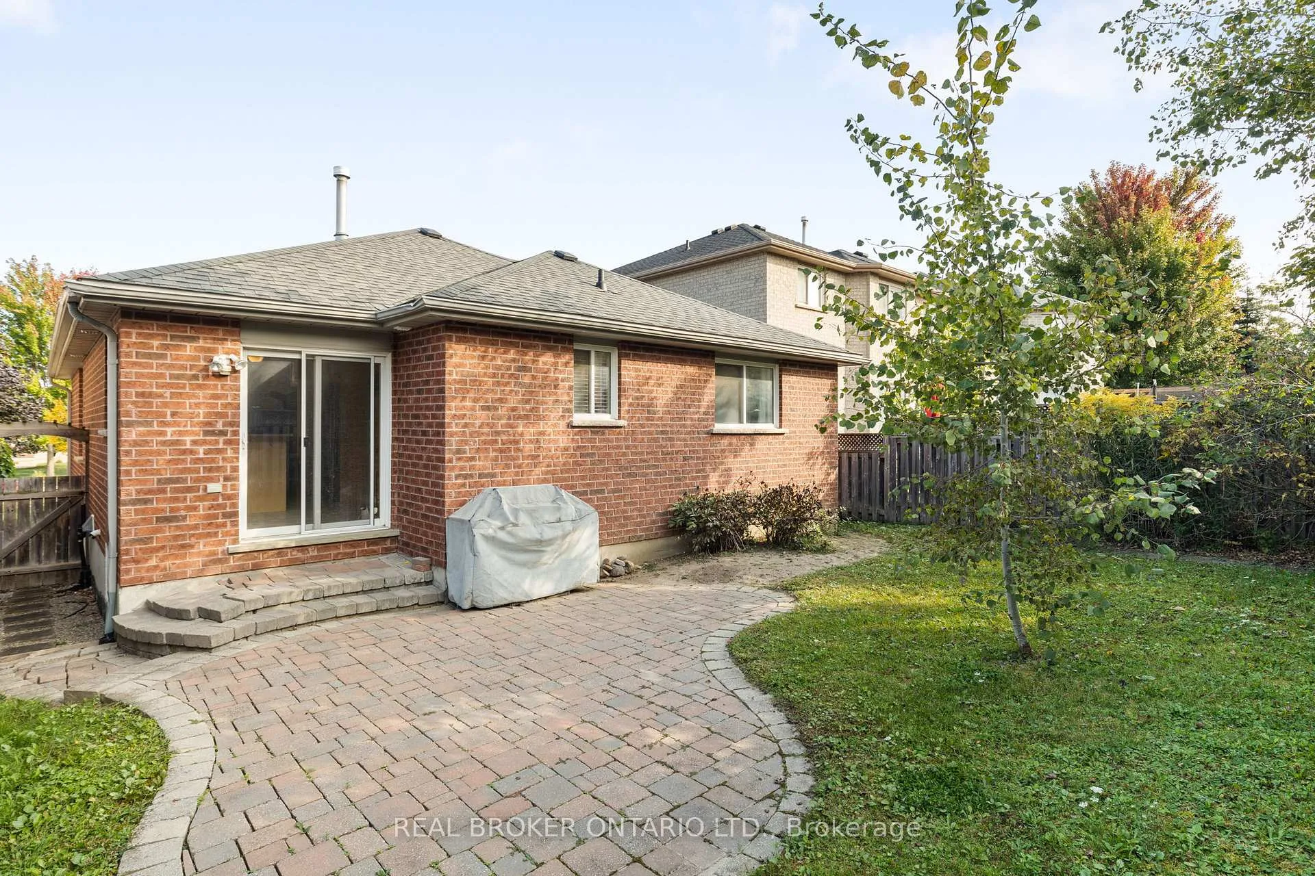 Photo 31 of 55 Stephanie Lane, Barrie, Painswick South — HOMEH