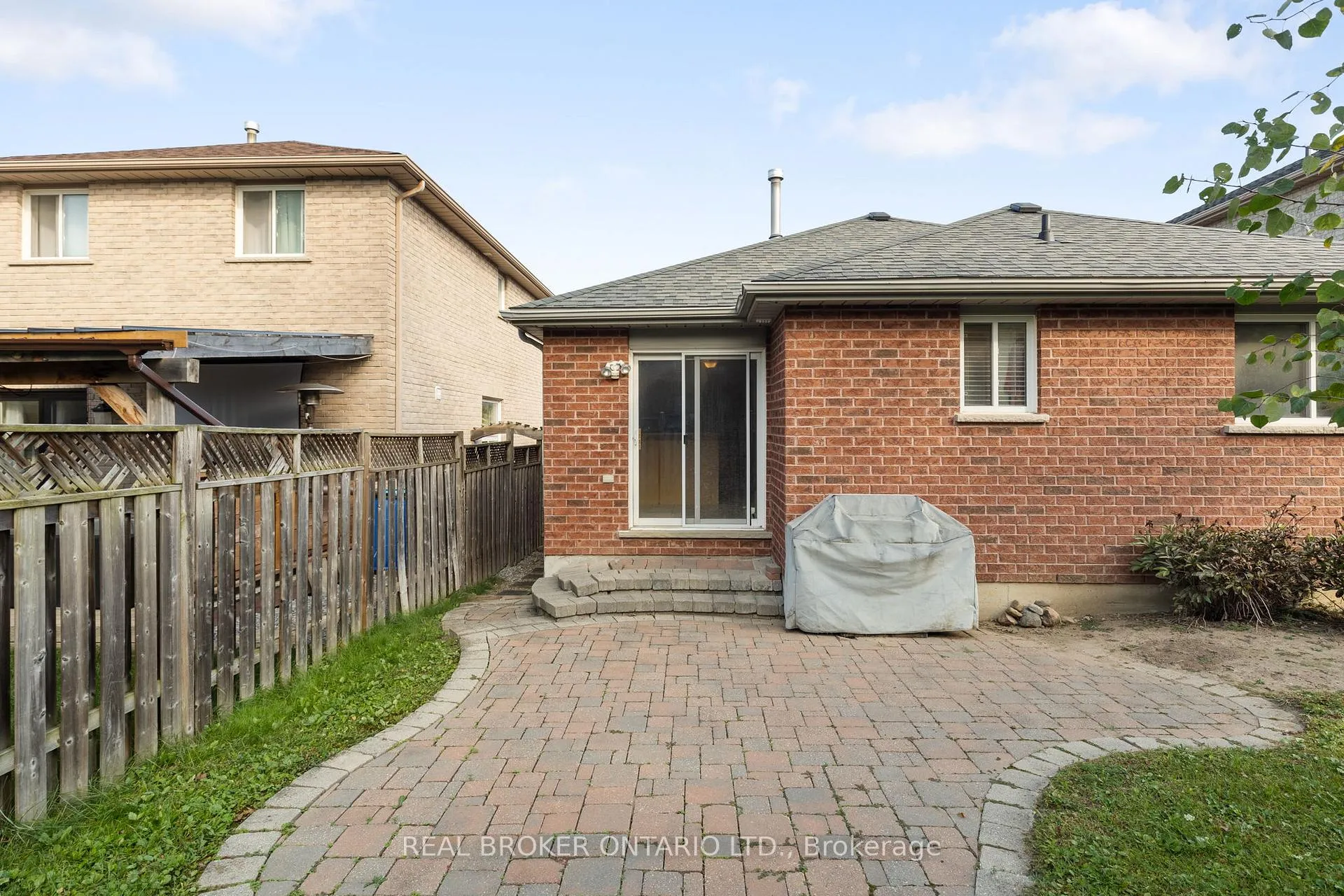 Photo 32 of 55 Stephanie Lane, Barrie, Painswick South — HOMEH