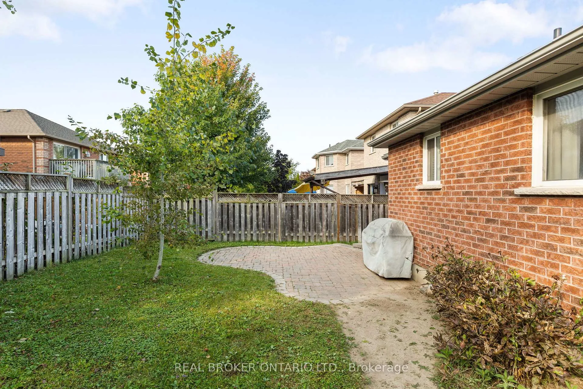 Photo 33 of 55 Stephanie Lane, Barrie, Painswick South — HOMEH