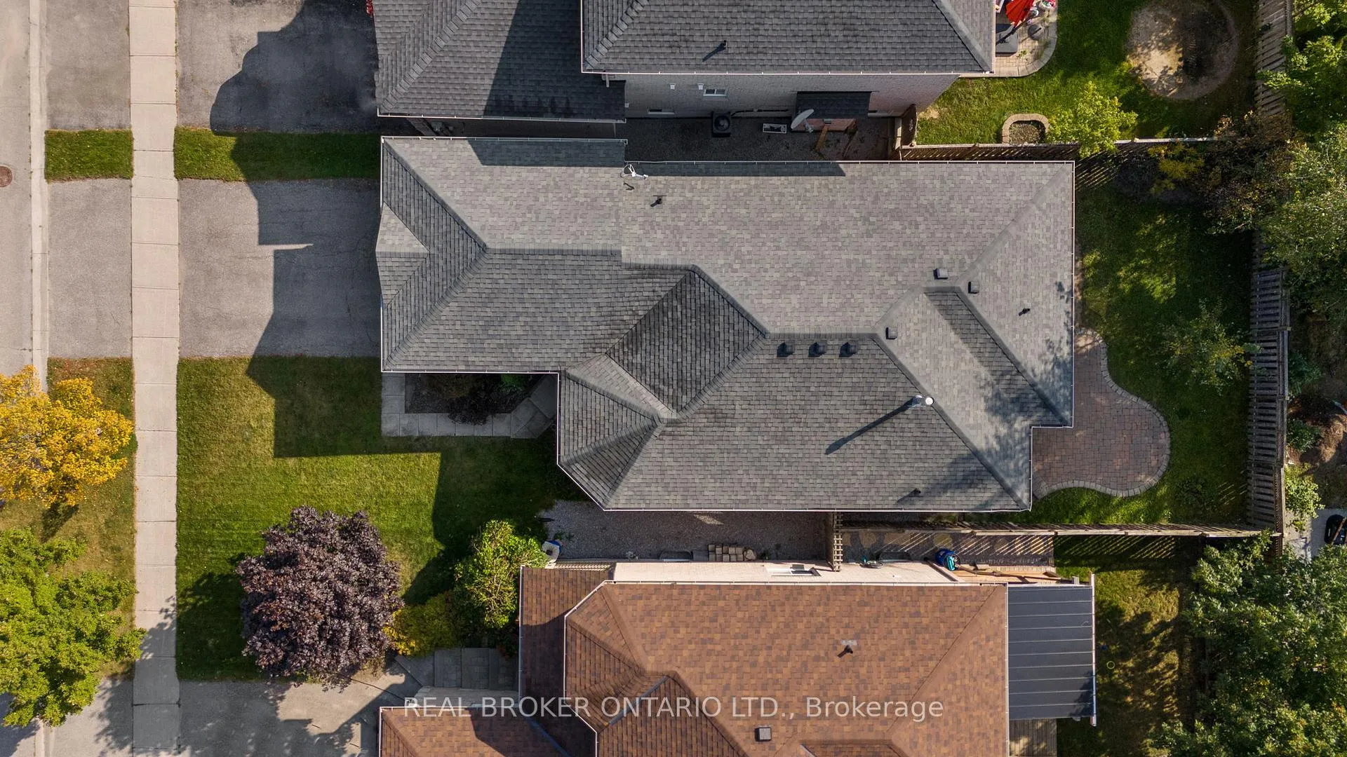 Photo 35 of 55 Stephanie Lane, Barrie, Painswick South — HOMEH