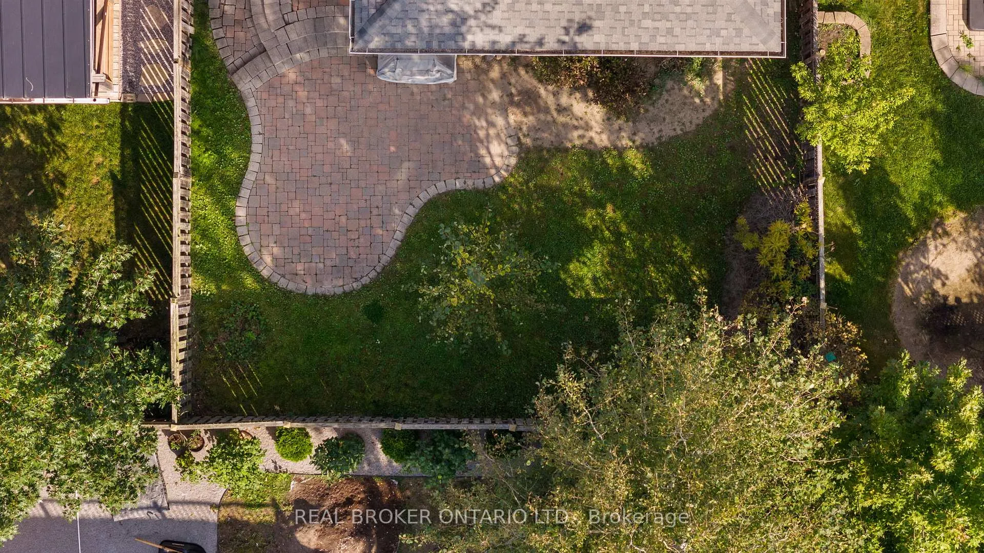 Photo 36 of 55 Stephanie Lane, Barrie, Painswick South — HOMEH