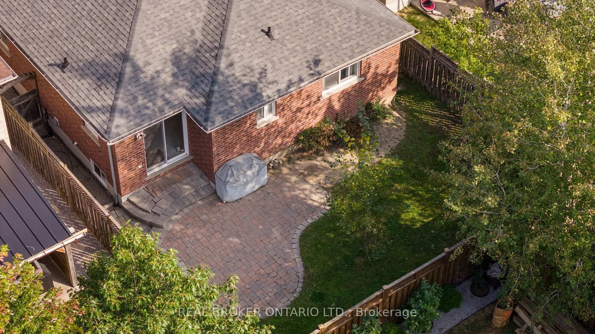 Photo 37 of 55 Stephanie Lane, Barrie, Painswick South — HOMEH