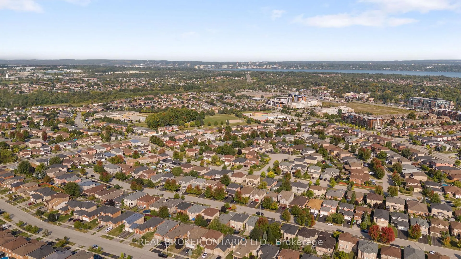 Photo 38 of 55 Stephanie Lane, Barrie, Painswick South — HOMEH