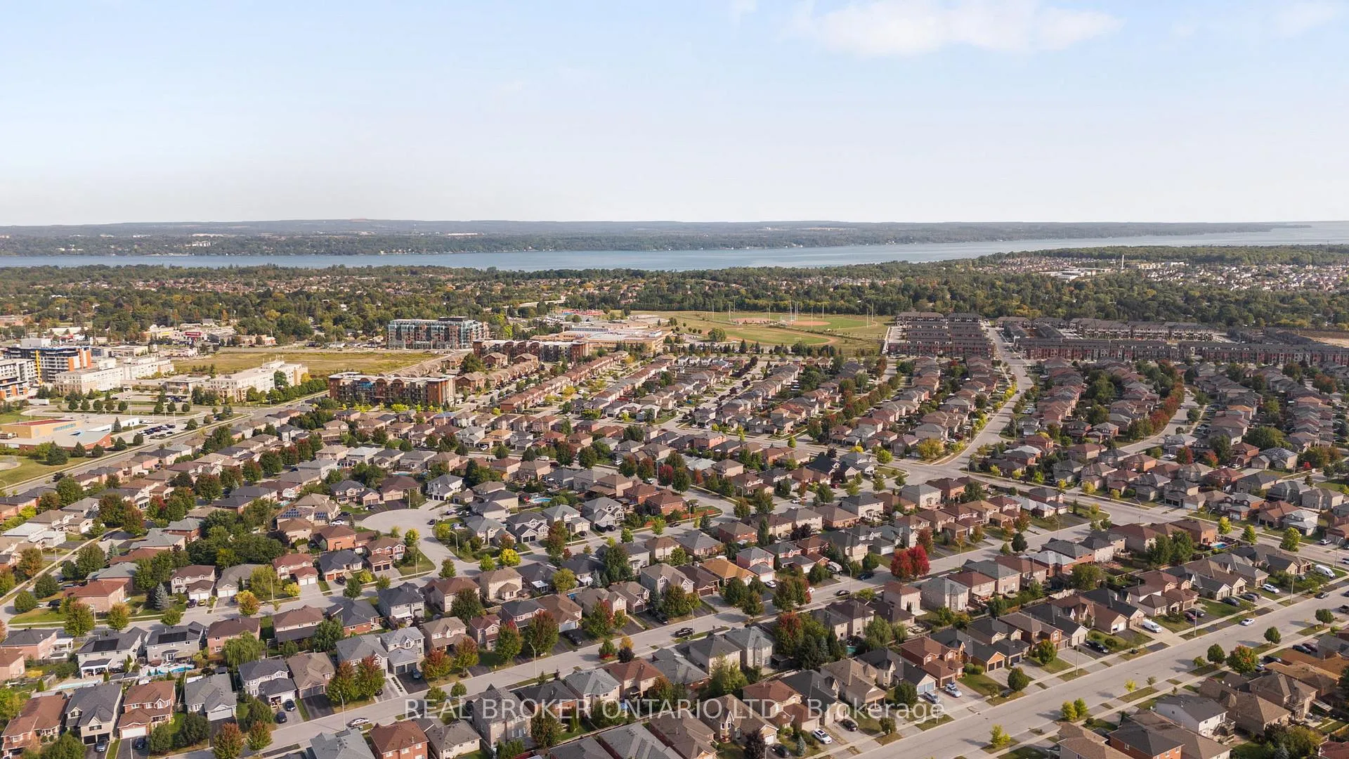 Photo 40 of 55 Stephanie Lane, Barrie, Painswick South — HOMEH
