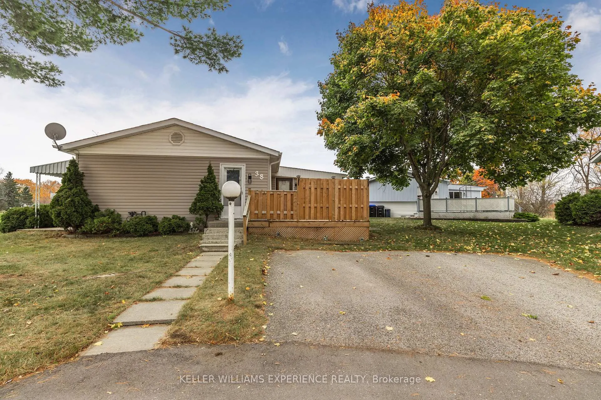 Photo 22 of 38 Main Street, Innisfil, Rural Innisfil — HOMEH